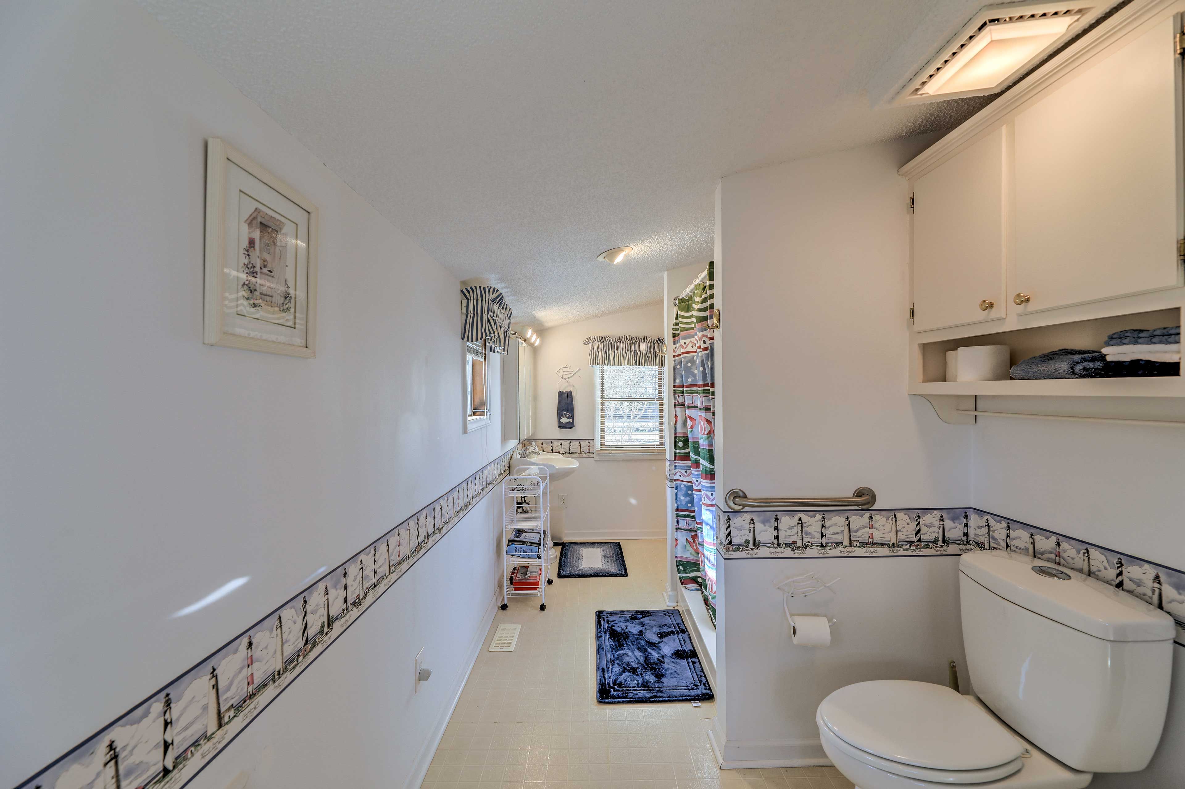 Bathroom | Complimentary Toiletries | Hair Dryer