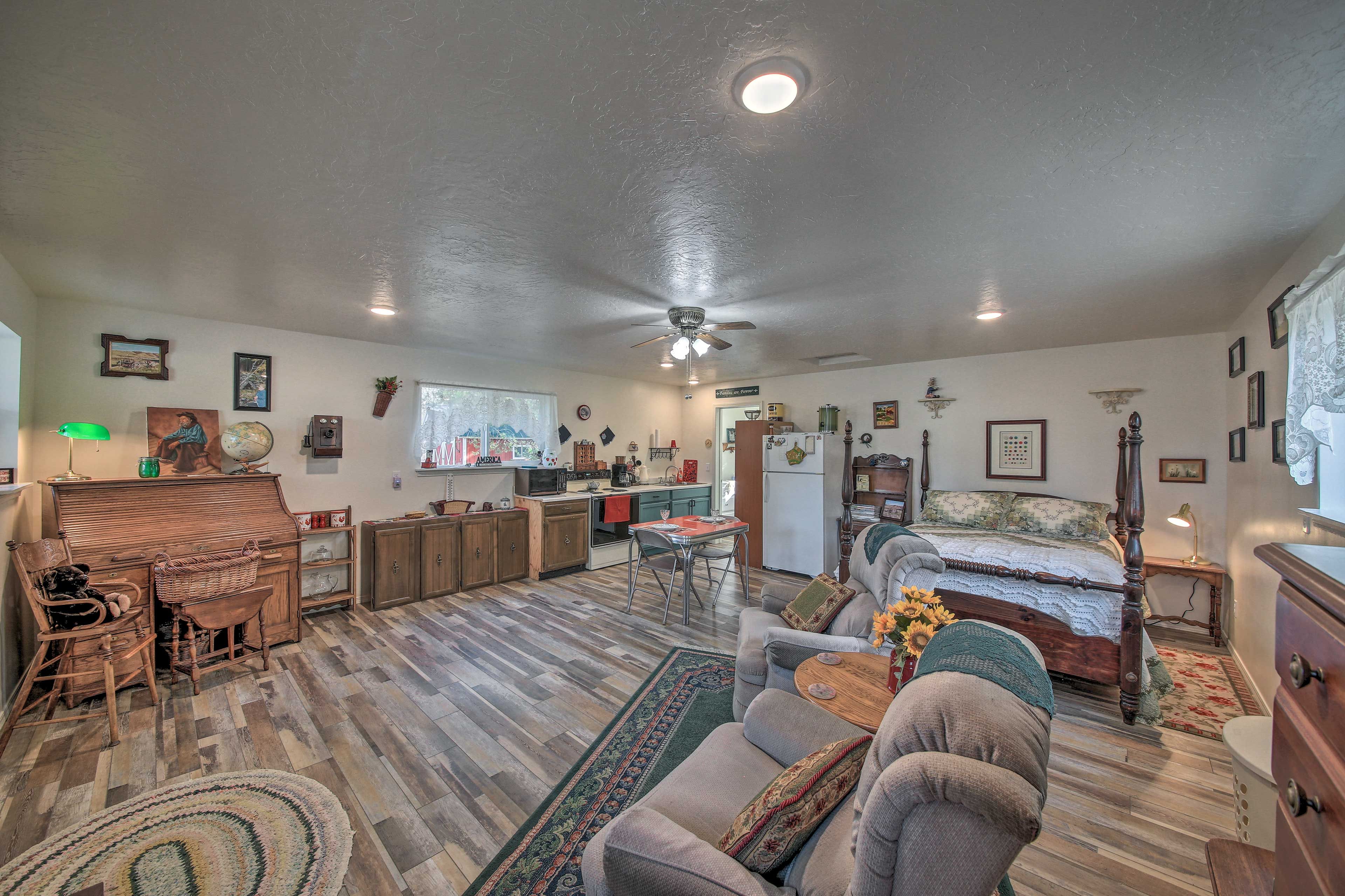 Additional Sleeping | Living Area | Recliner Chairs