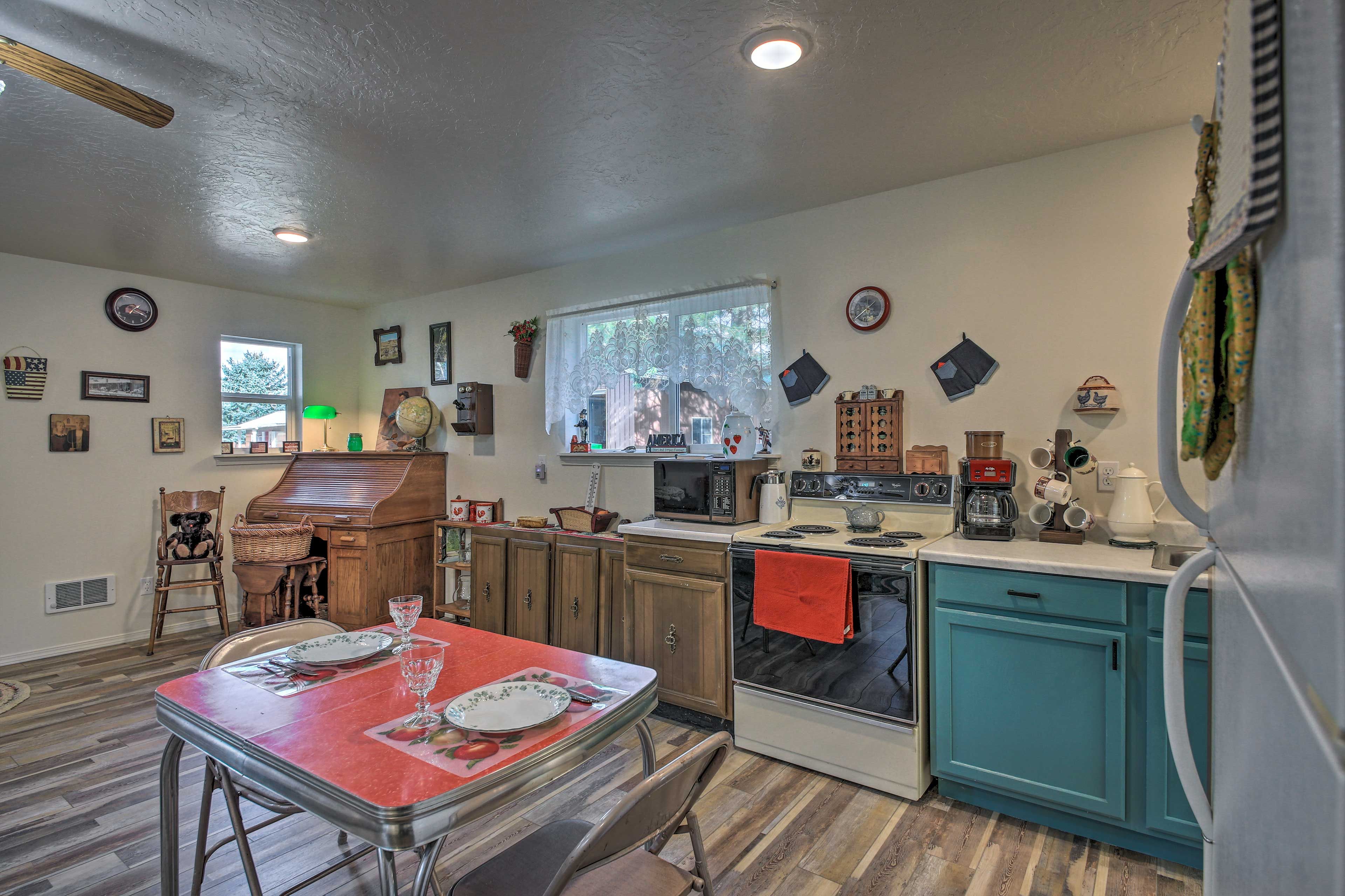 Kitchenette | Dining Area