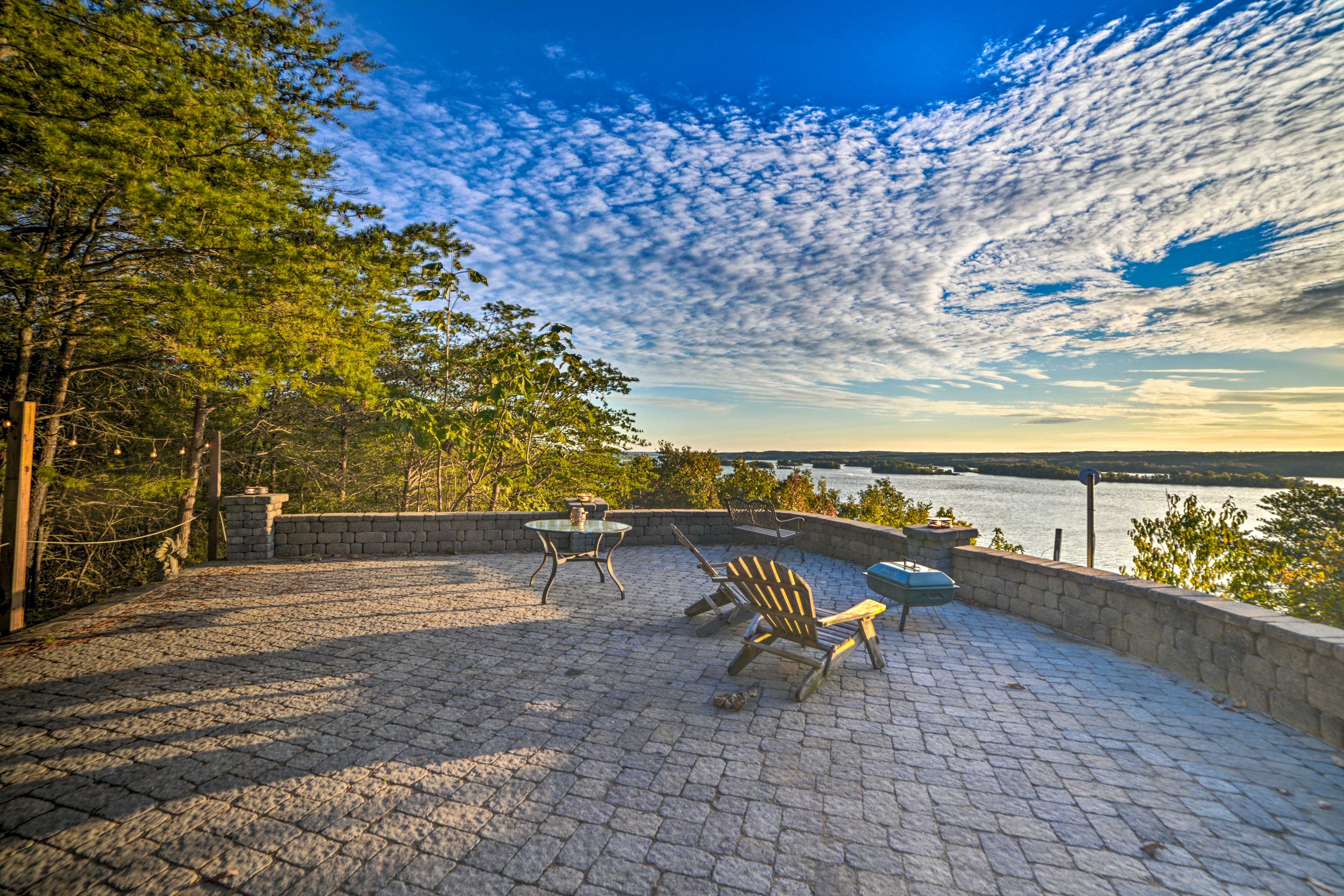 Waverly Vacation Rental | 2BR | 1BA | Stairs Required to Access | 1,650 Sq Ft