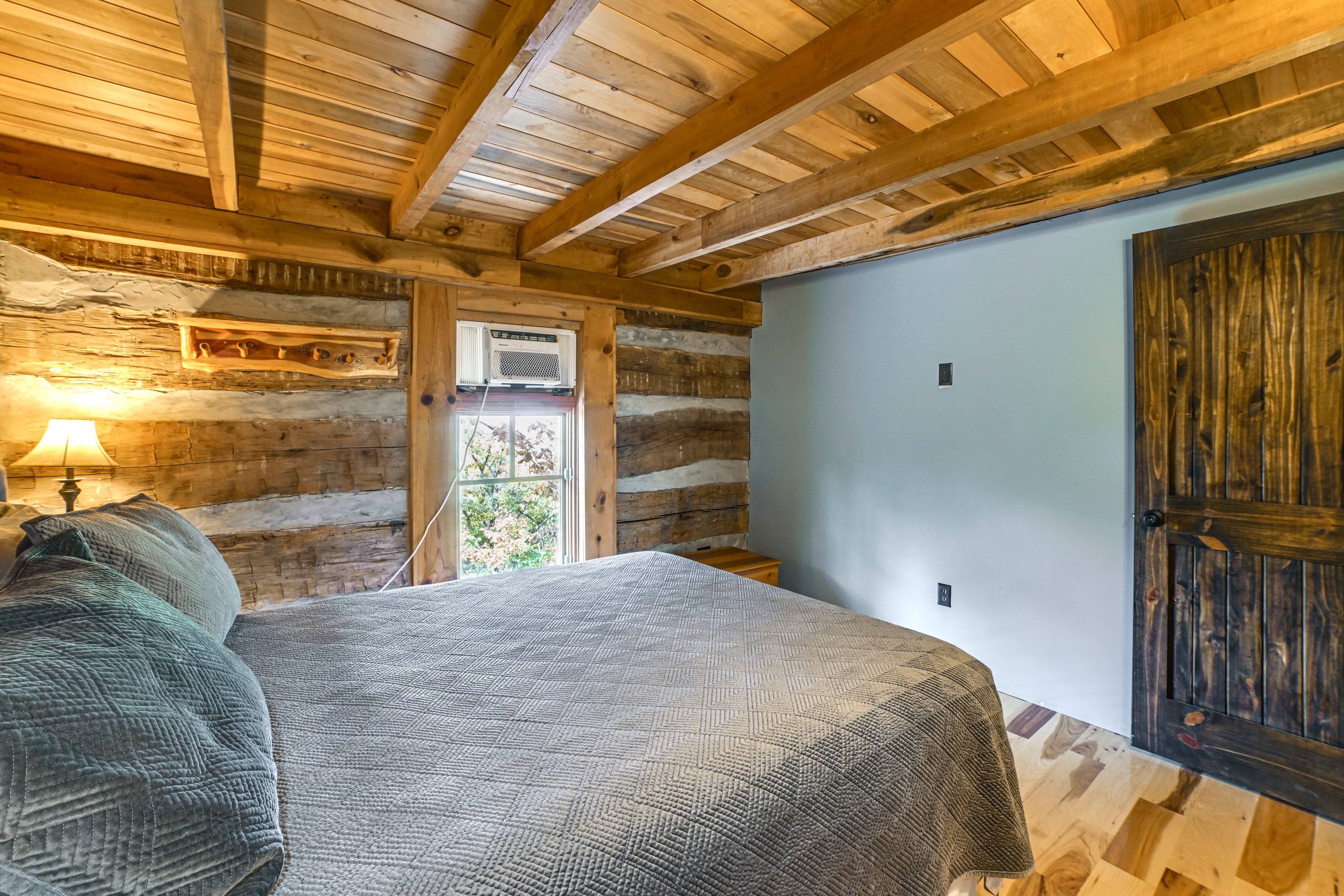 Bedroom 2 | Queen Bed