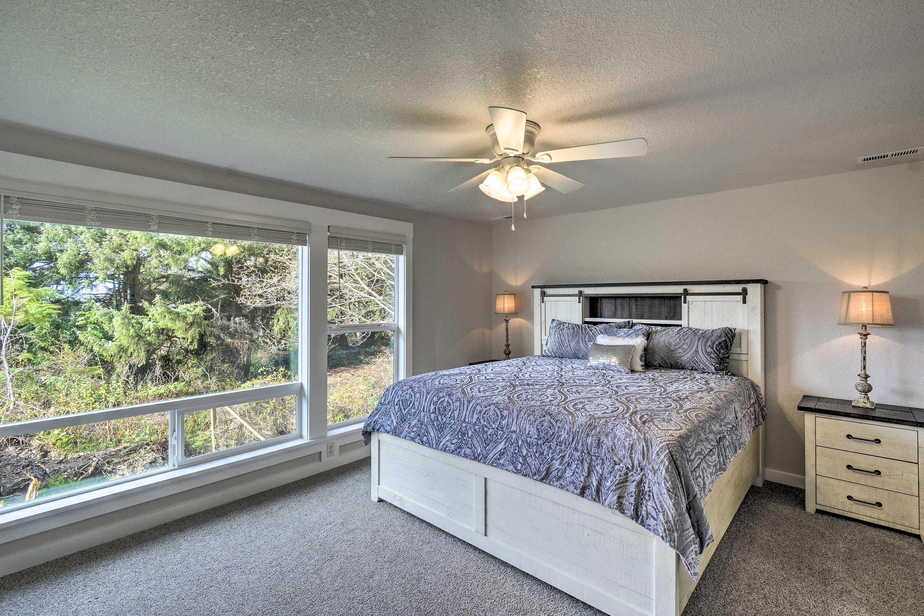 Bedroom 1 | Main Floor | King Bed