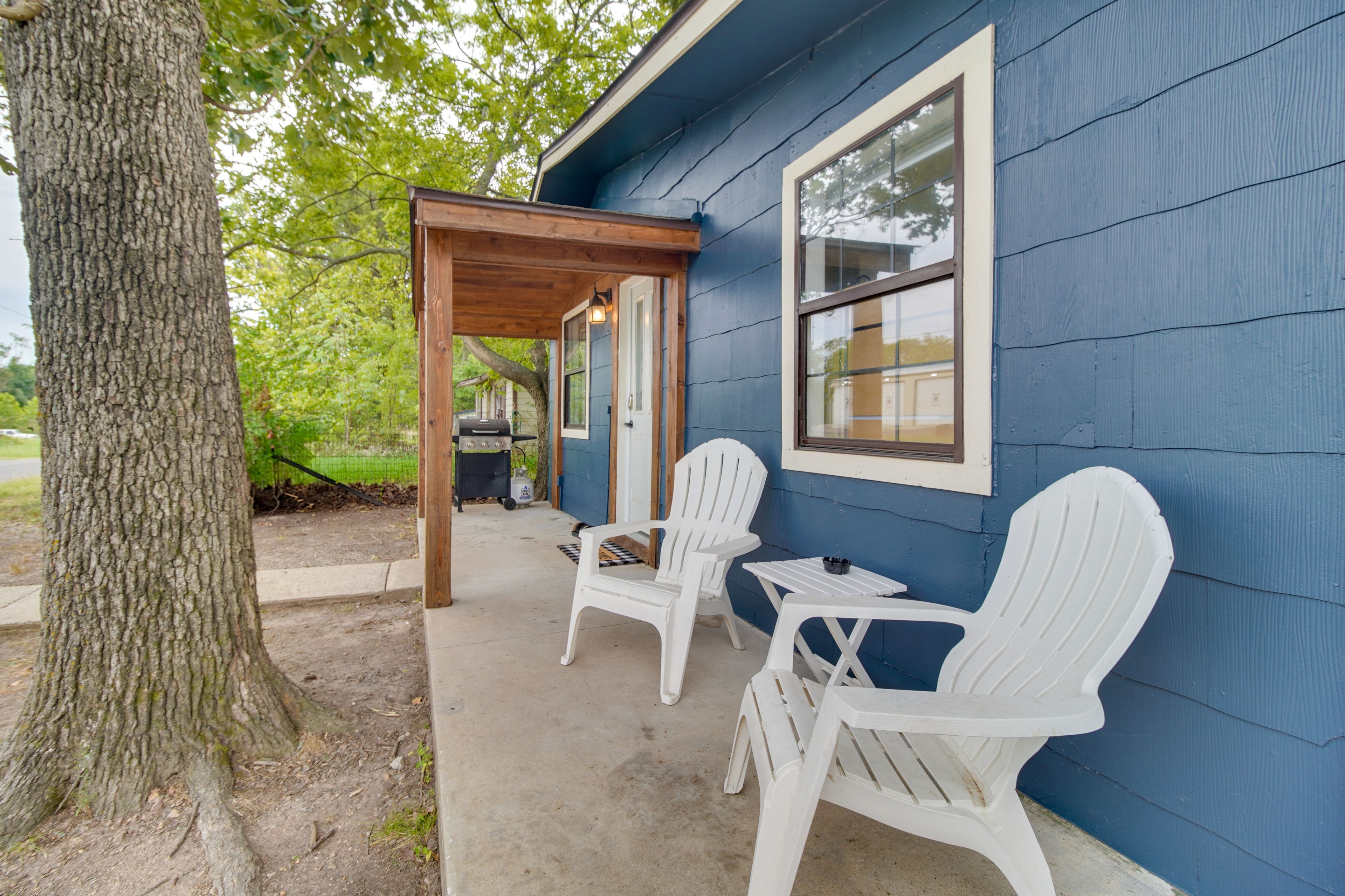 Front Porch | Single-Story Home | Nearby Access to Marinas & Off-Road Trails