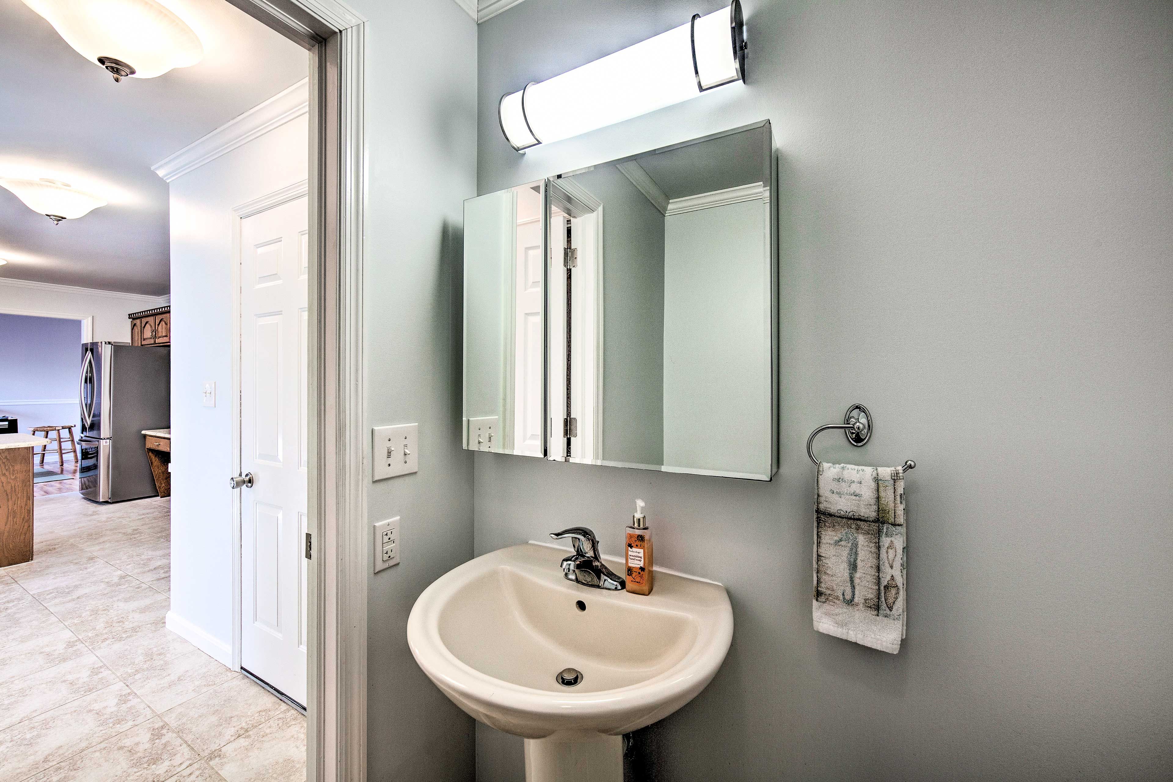 Full Bathroom | 1st Floor