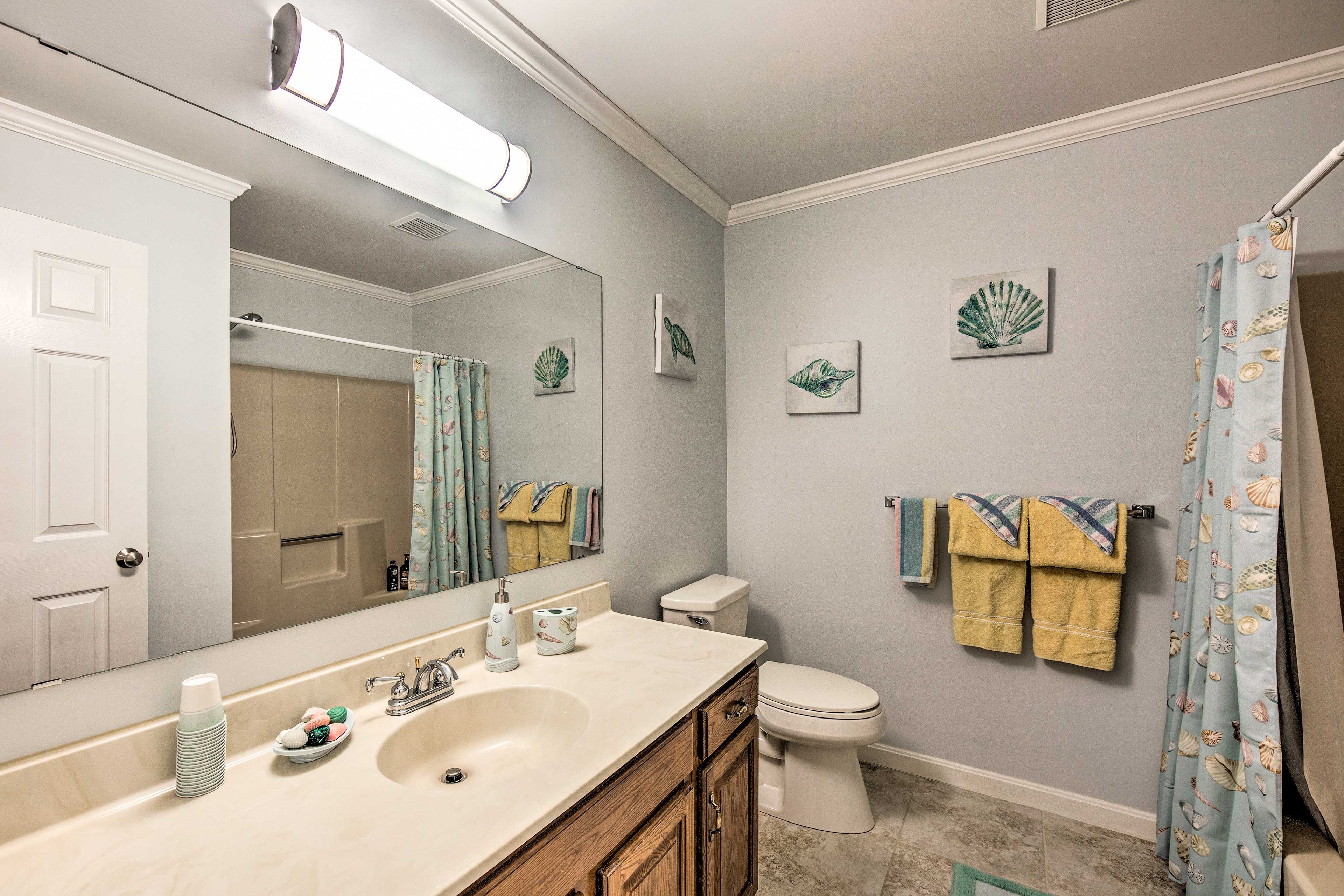 Full Bathroom | 2nd Floor