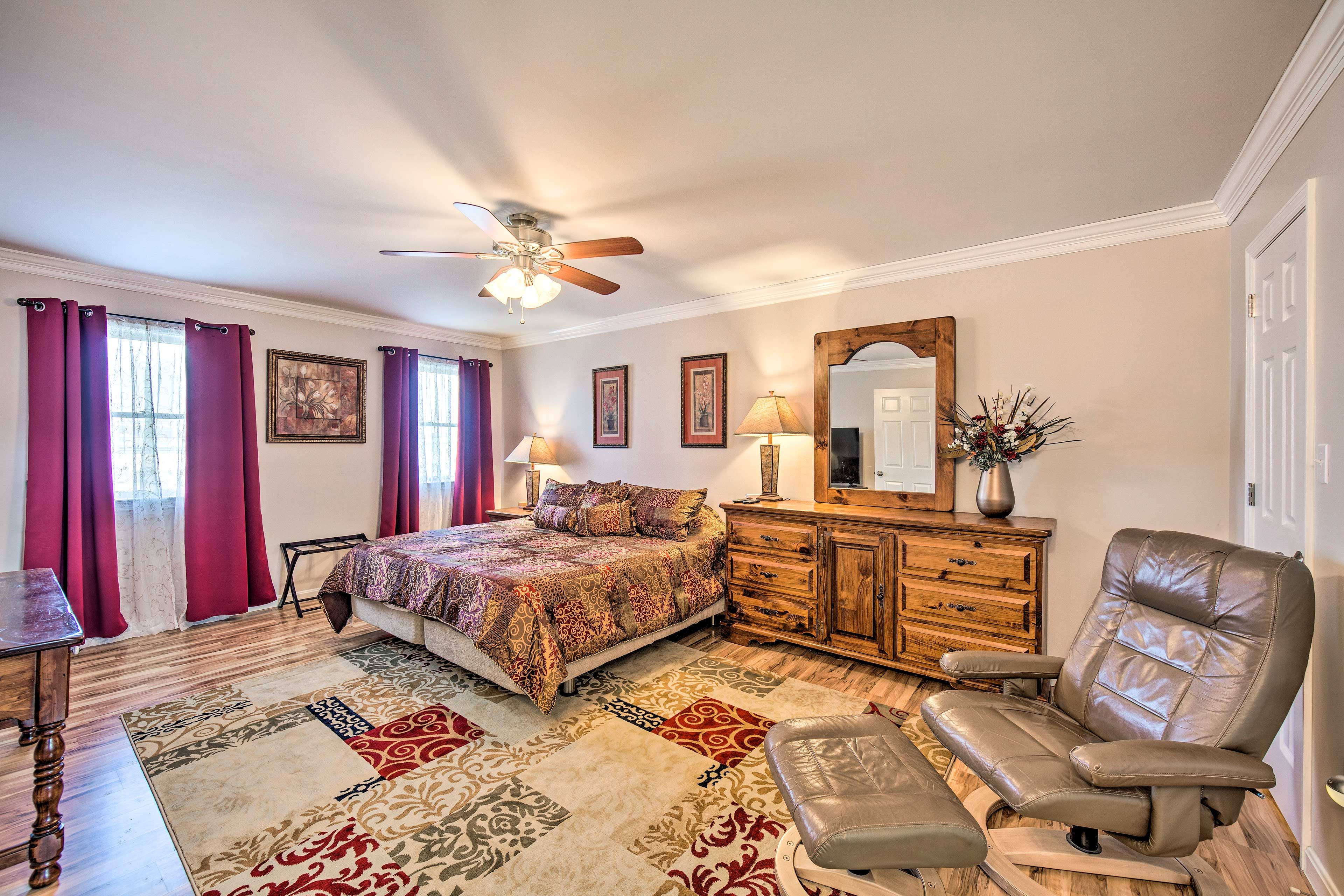 Bedroom 1 | King Bed | 2nd Floor