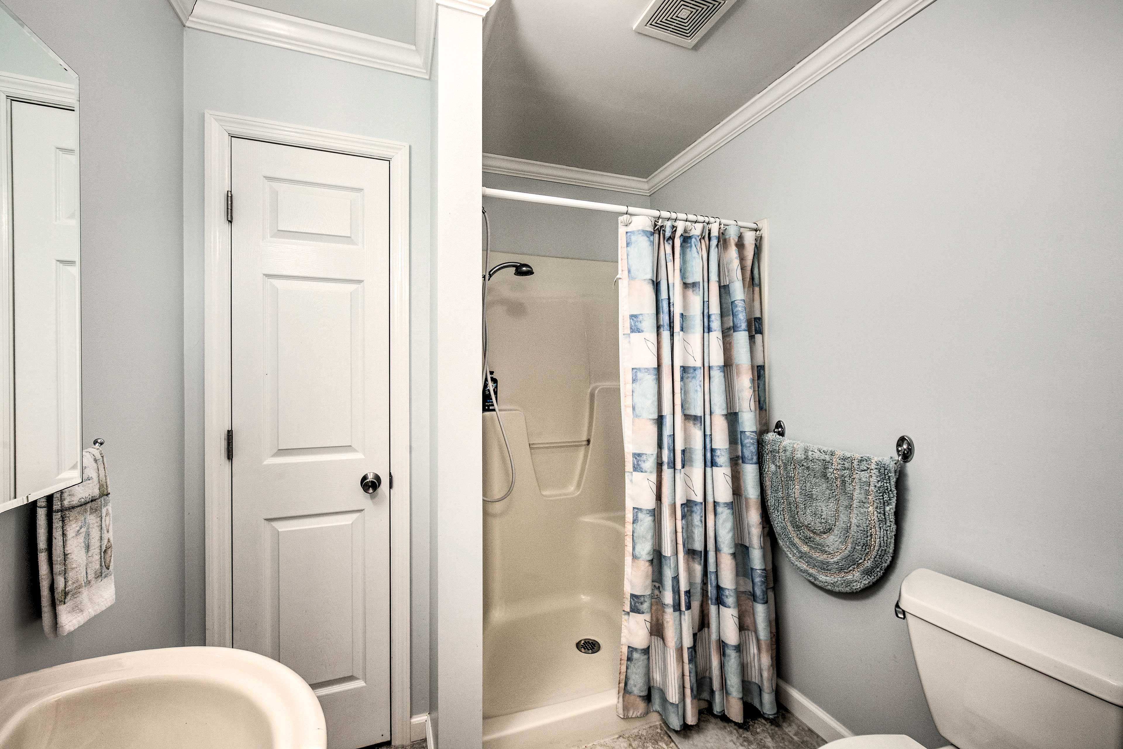 Full Bathroom