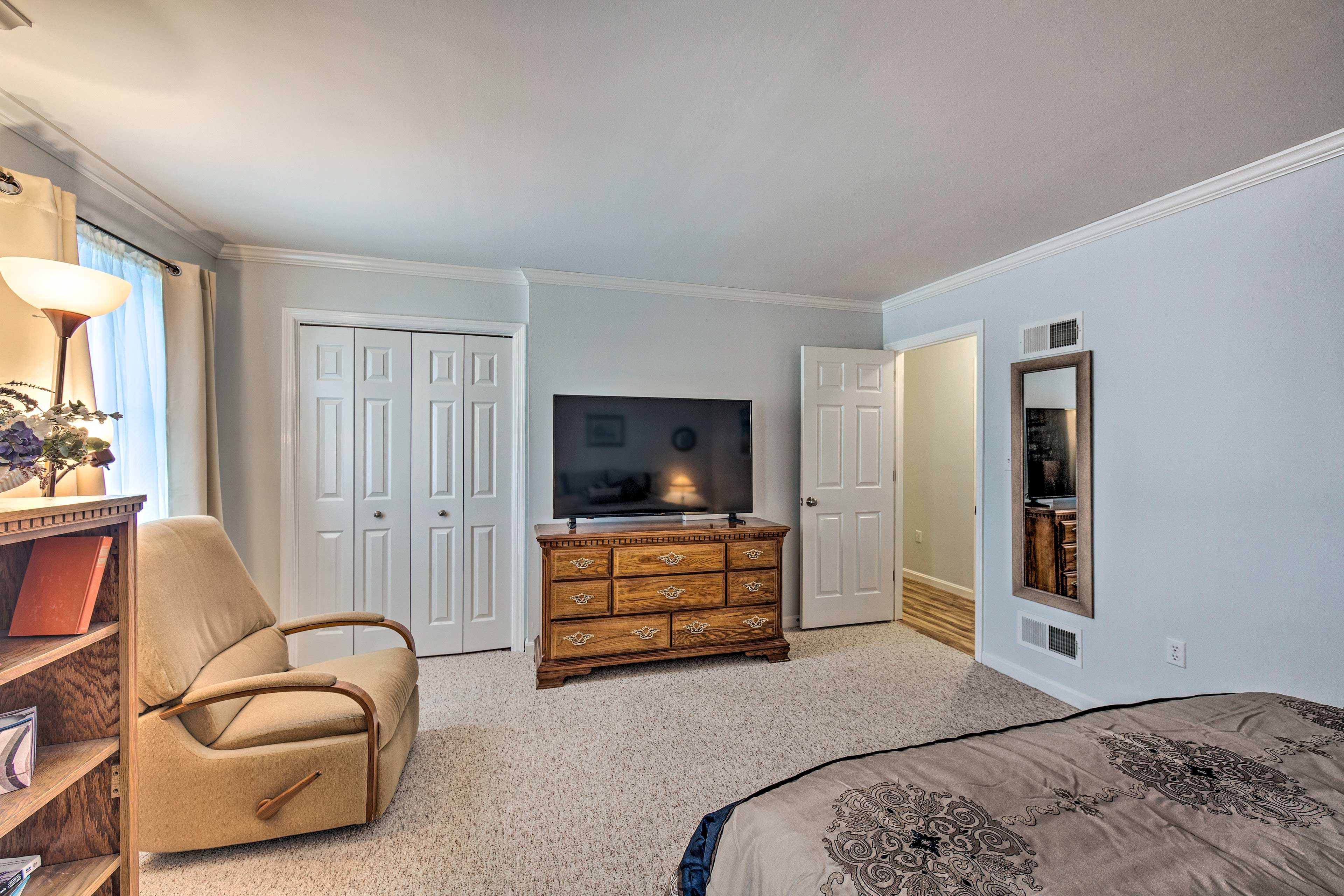 Bedroom 2 | Smart TV
