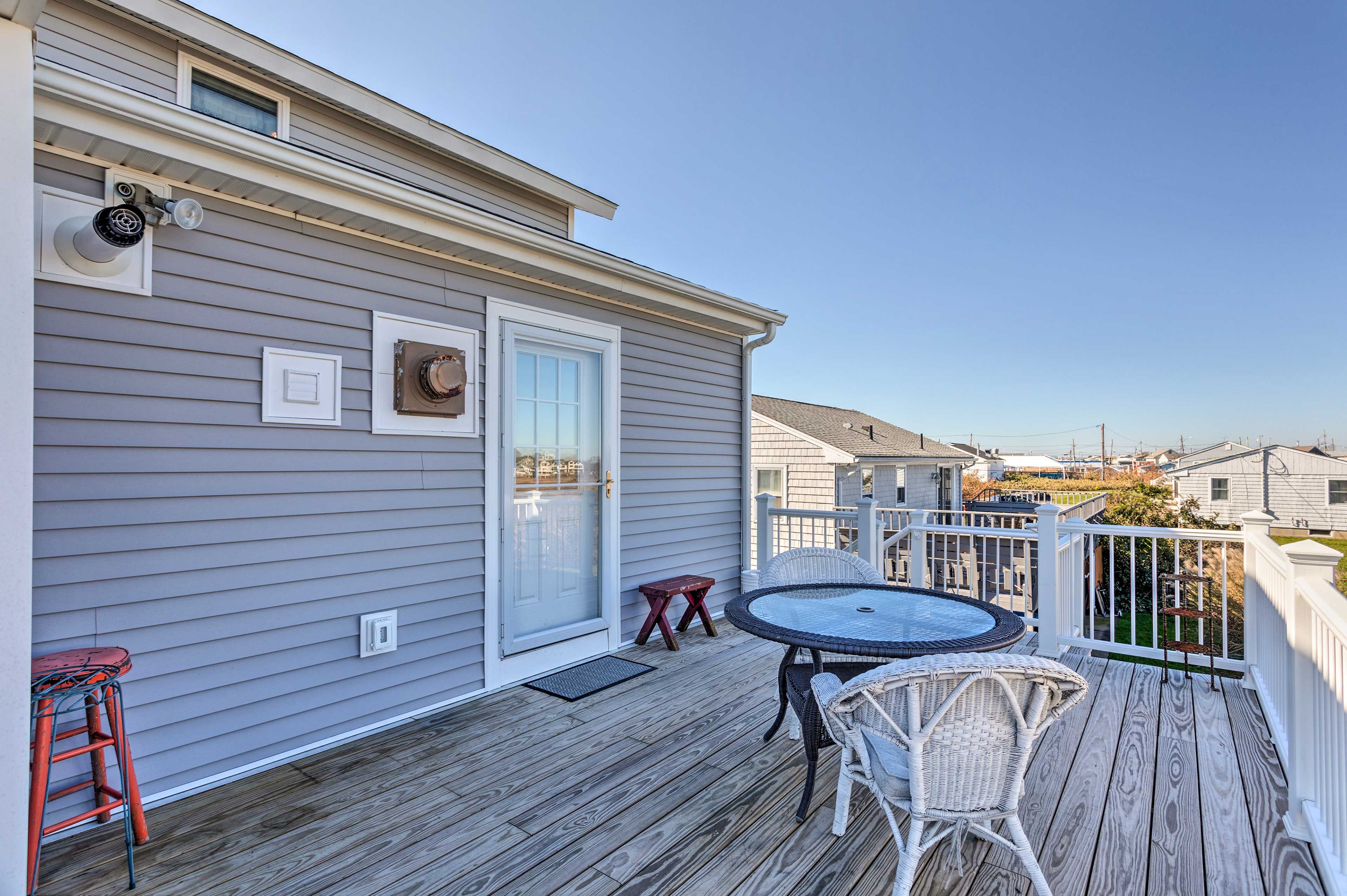 Furnished Deck