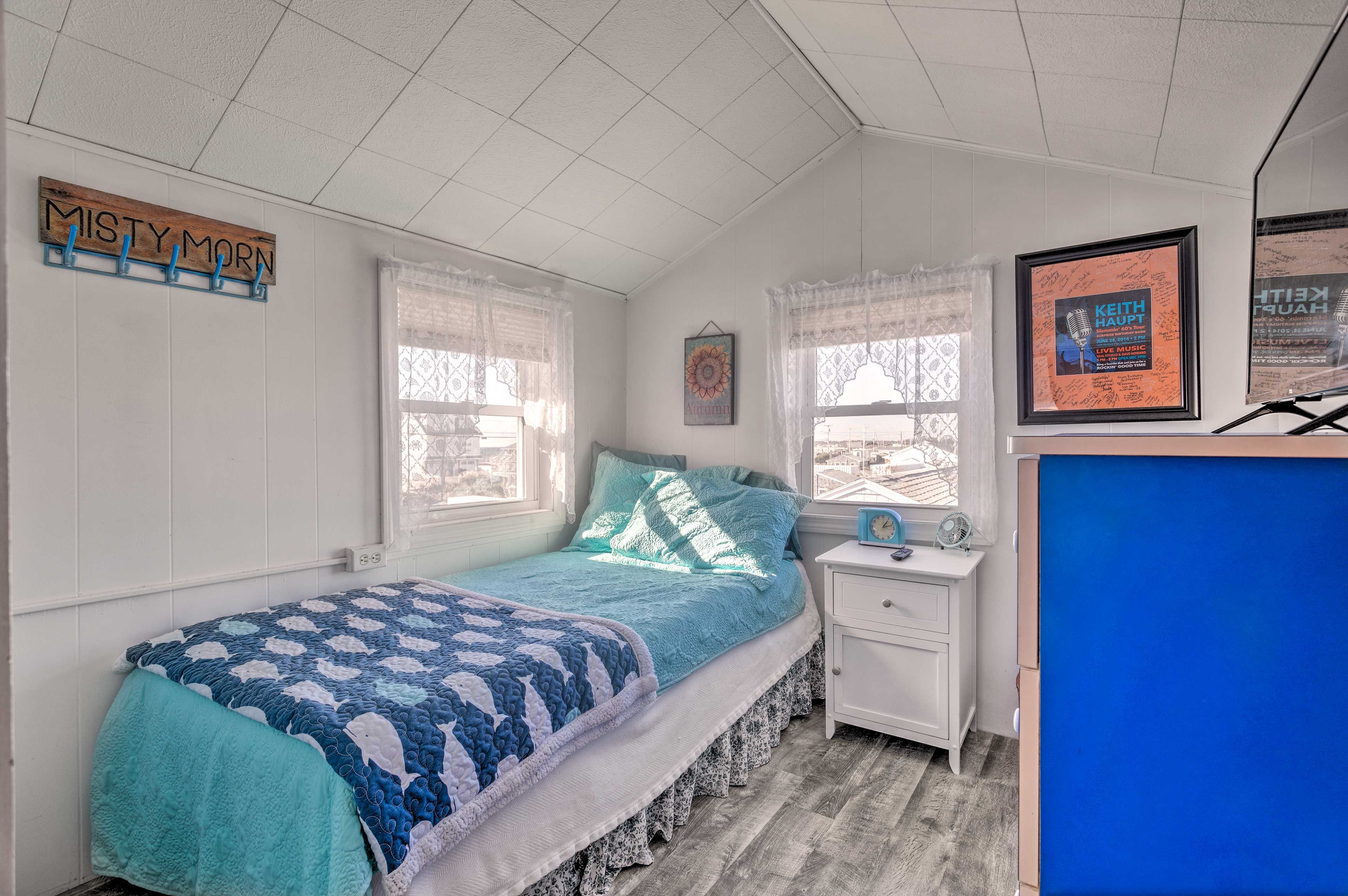 Bedroom 3 | Twin Bed | 2nd Floor