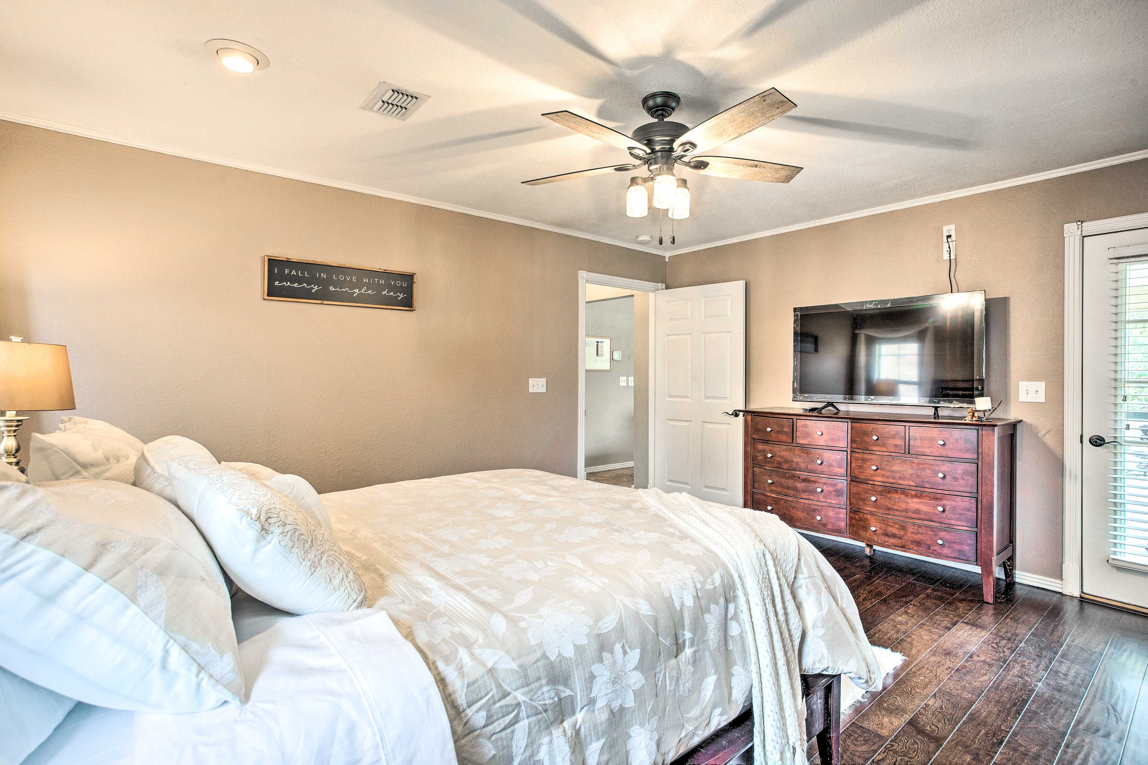 Bedroom 1 | Smart TV | En-Suite Bathroom