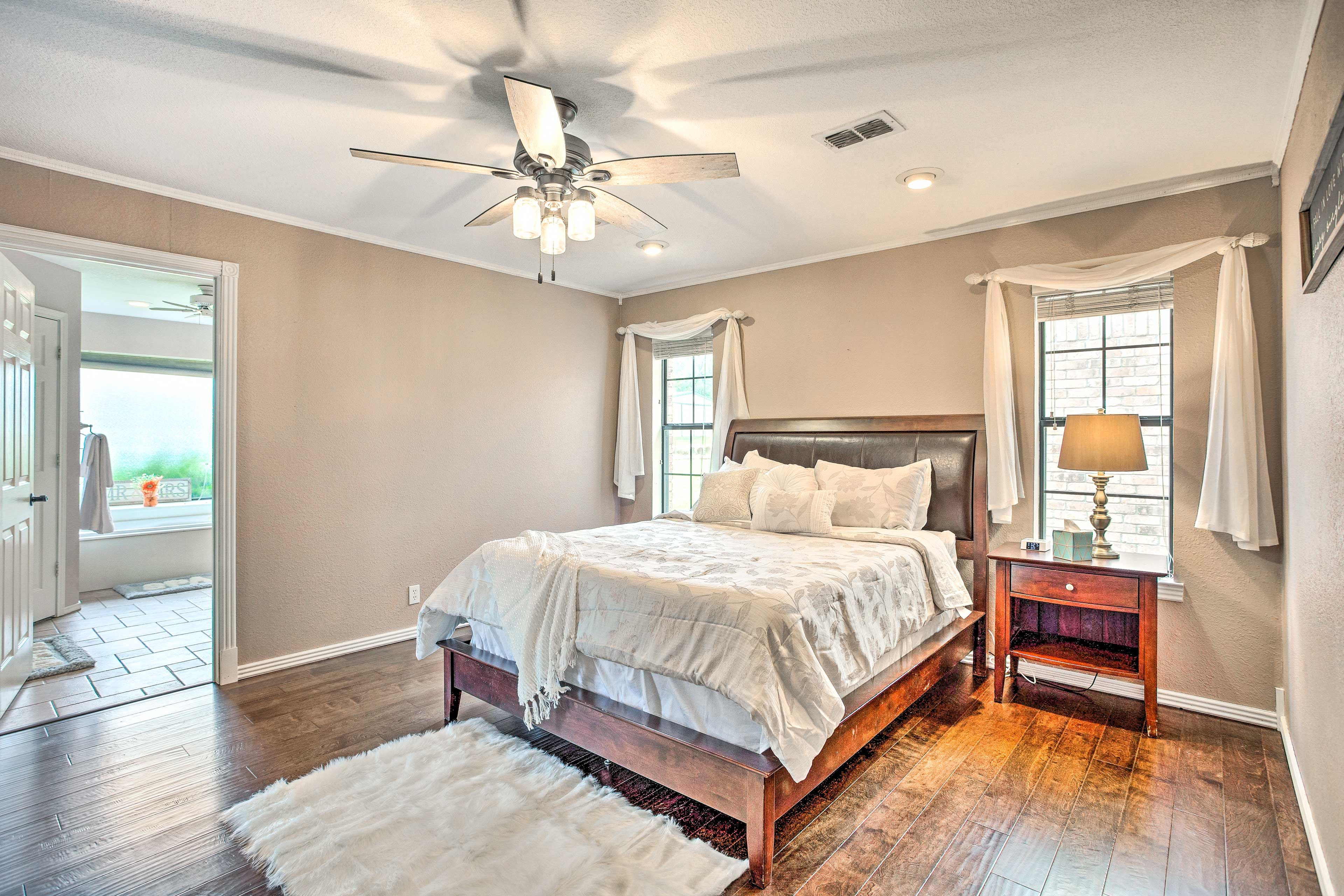 Bedroom 1 | Queen Bed | Linens Provided