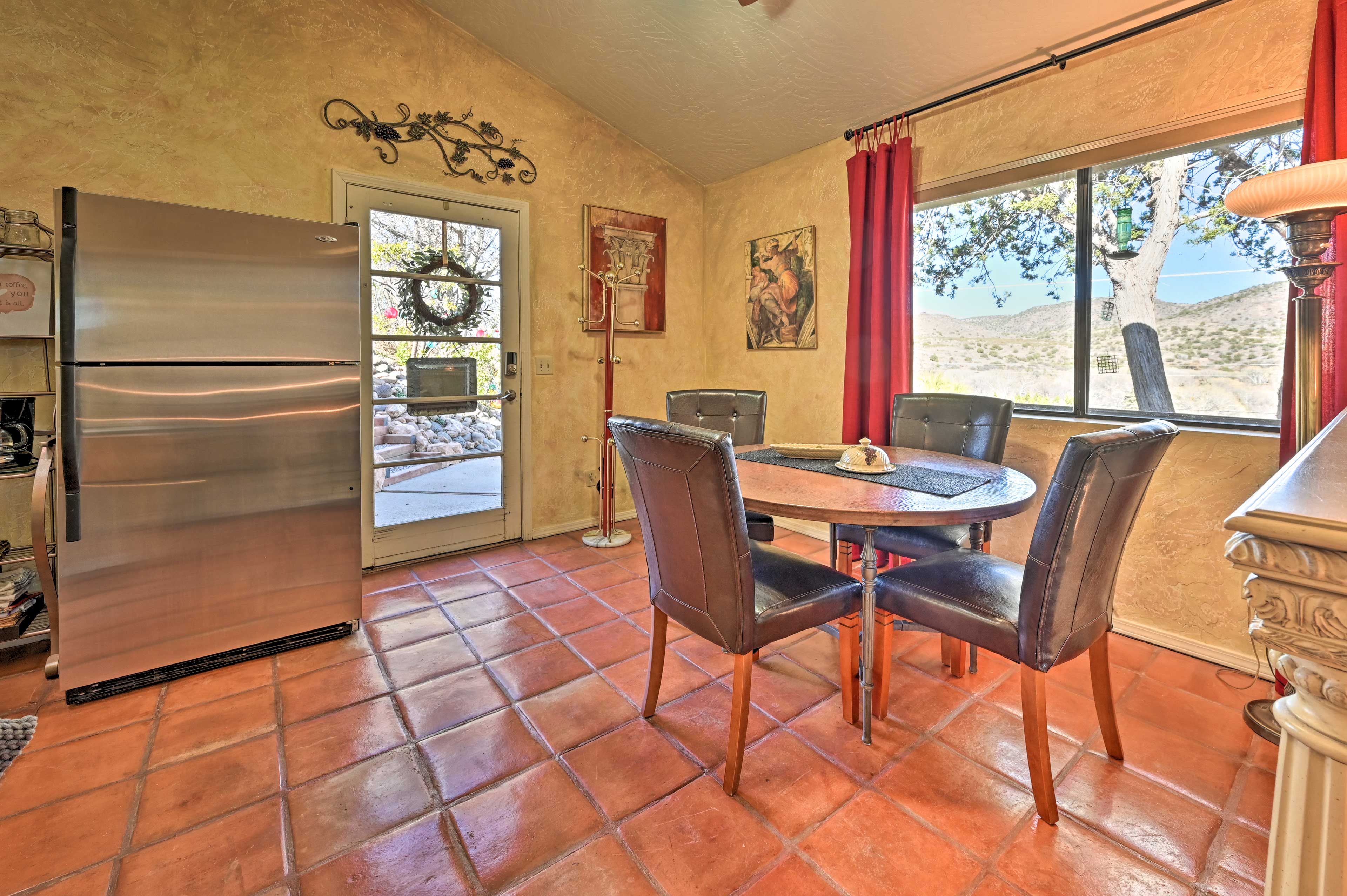 Dining Area | 4-Person Dining Table | Dishware & Flatware Provided