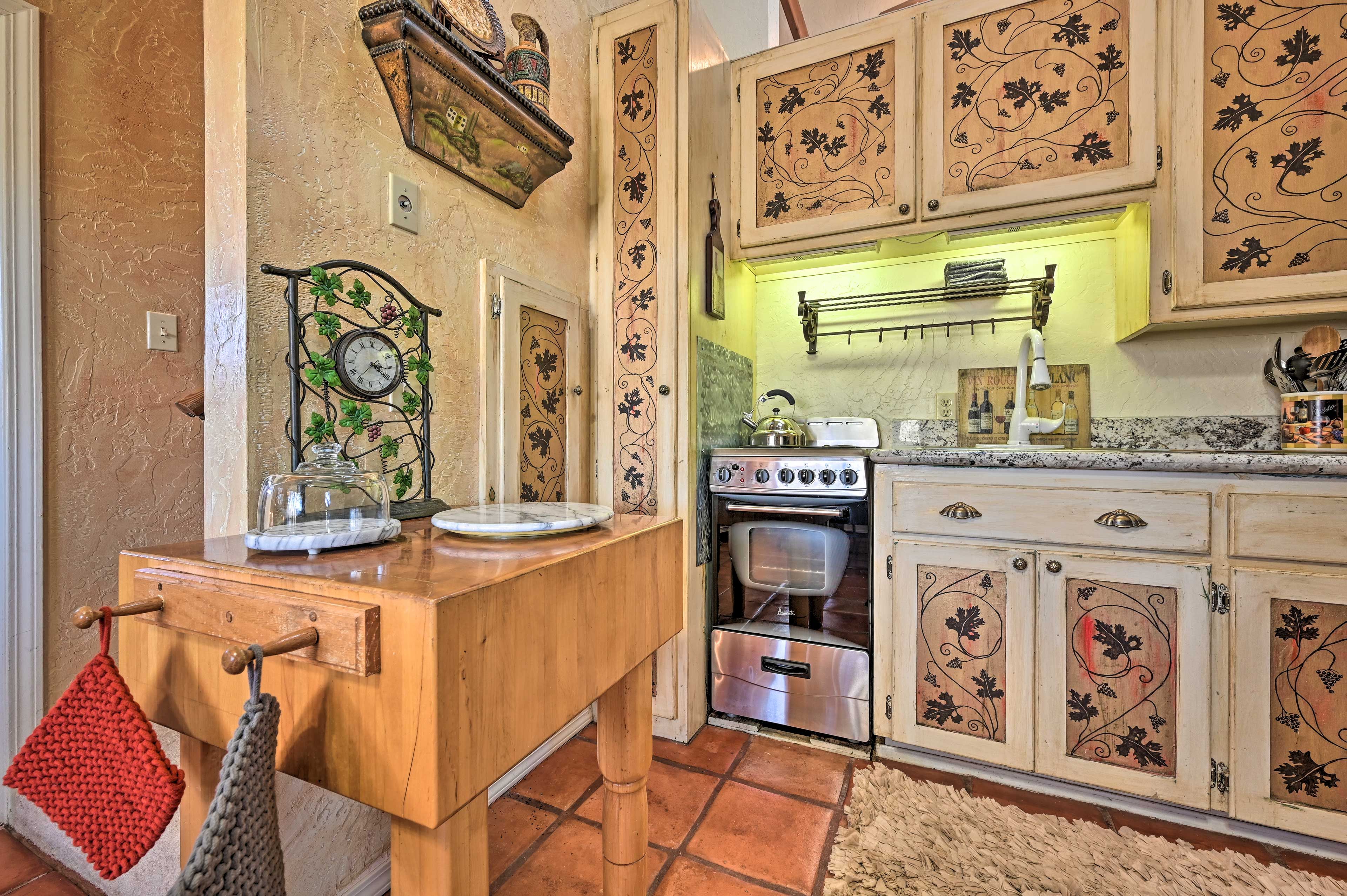 Well-Equipped Kitchen | Stainless Steel Appliances | Basic Cooking Essentials