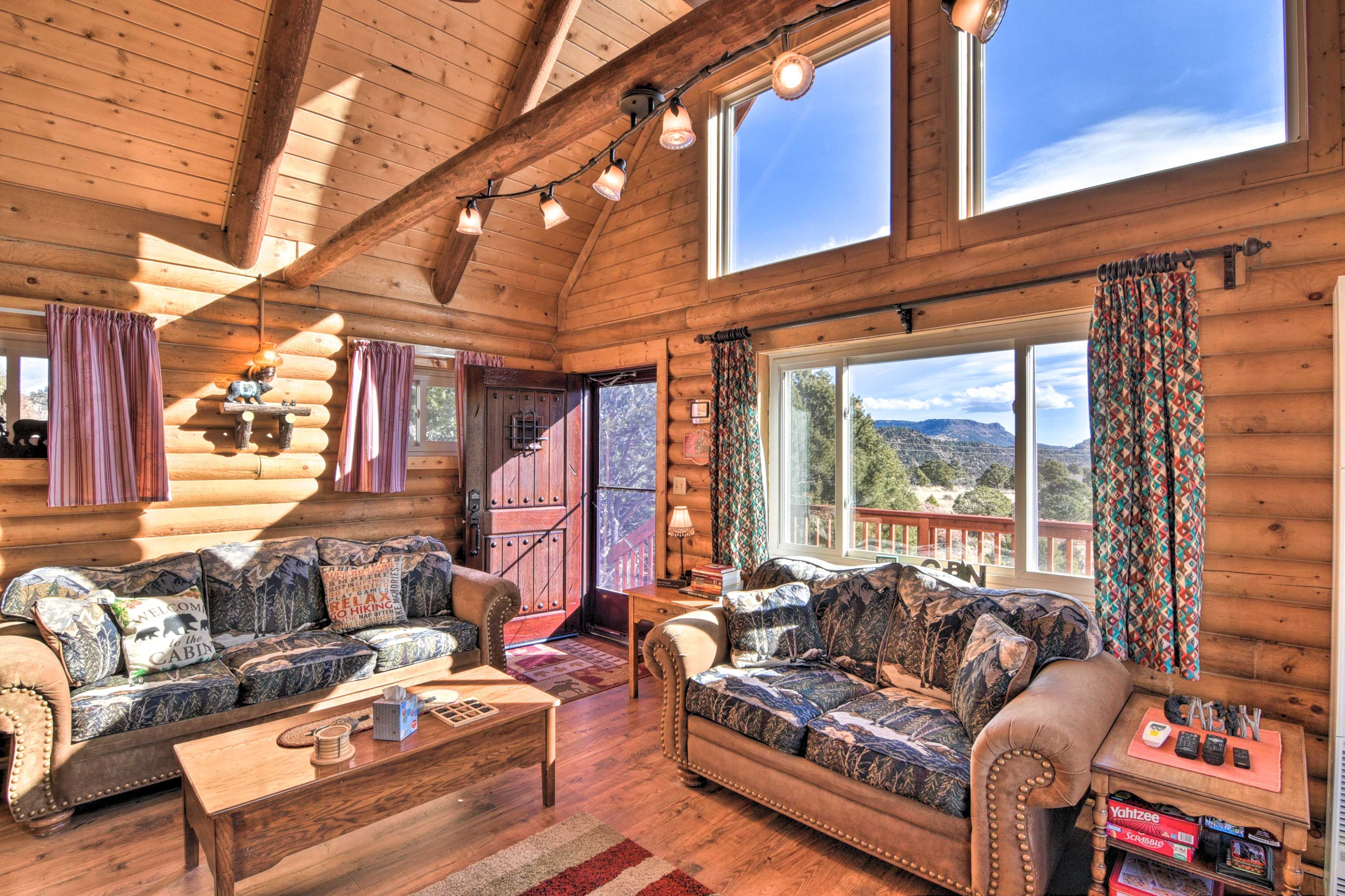 Living Room | 950-Sq-Ft Cabin