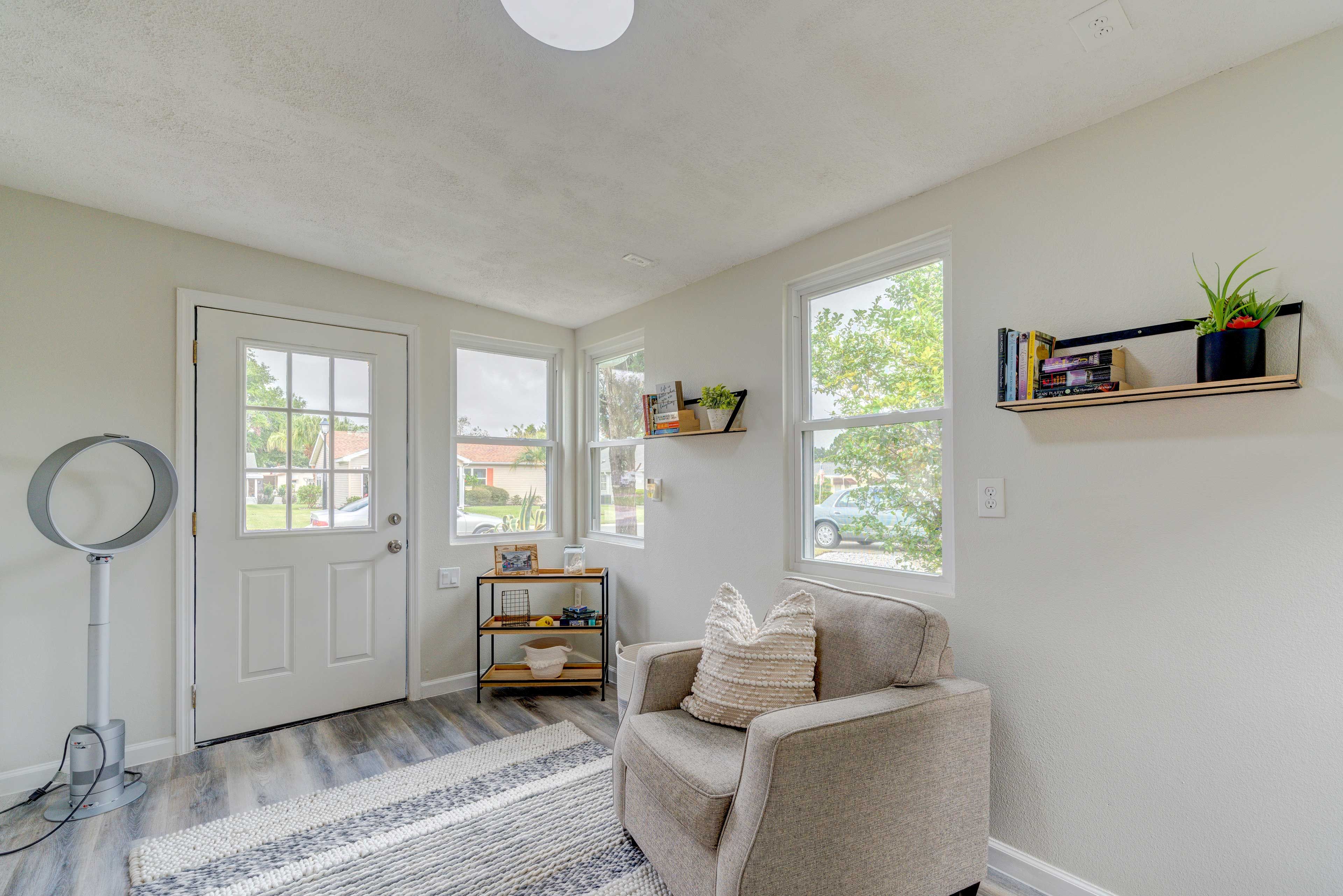 Sunroom & Front Entrance
