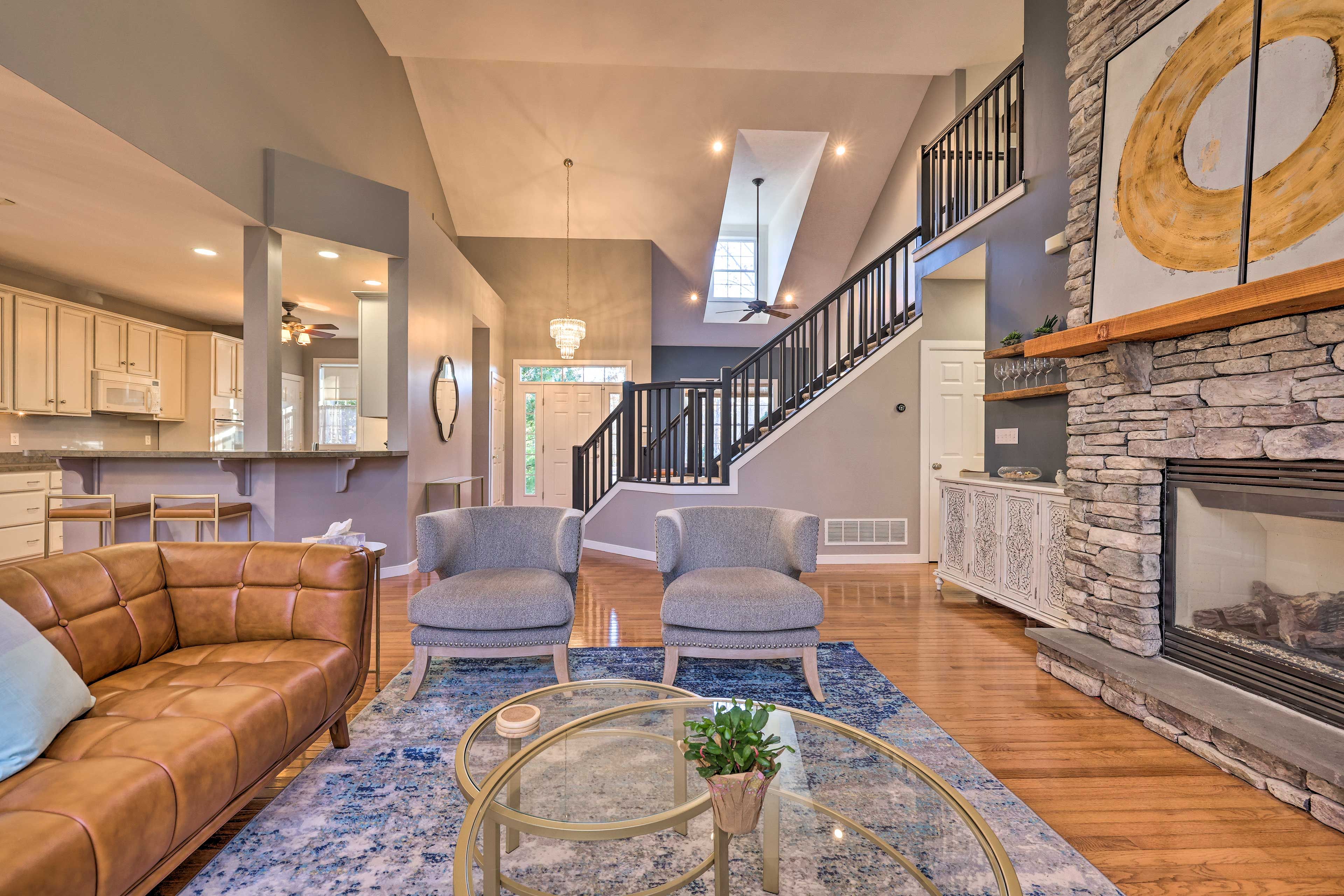 Living Room | Access to Kitchen/2nd Floor