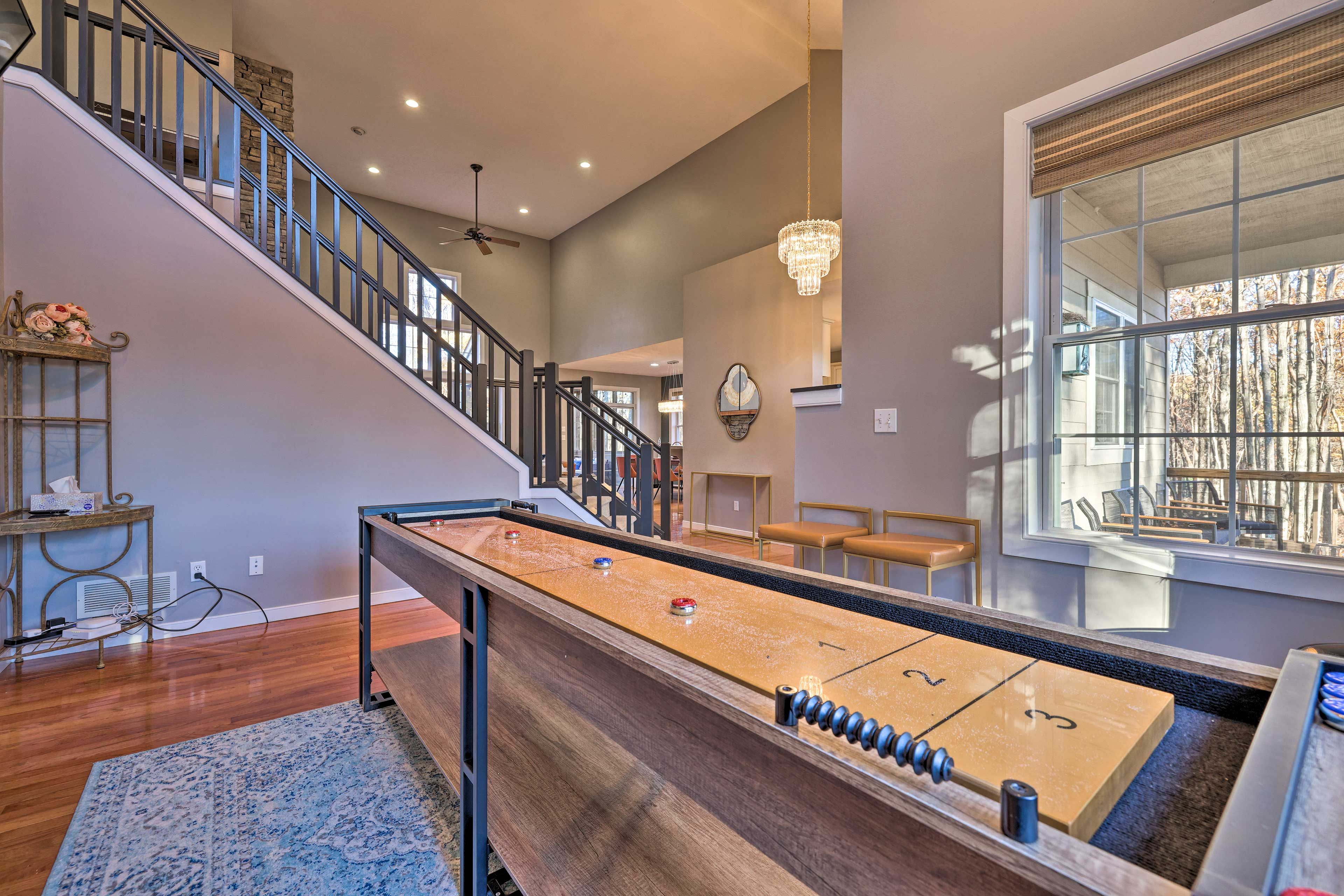 Game Room | 1st Floor | Smart TV