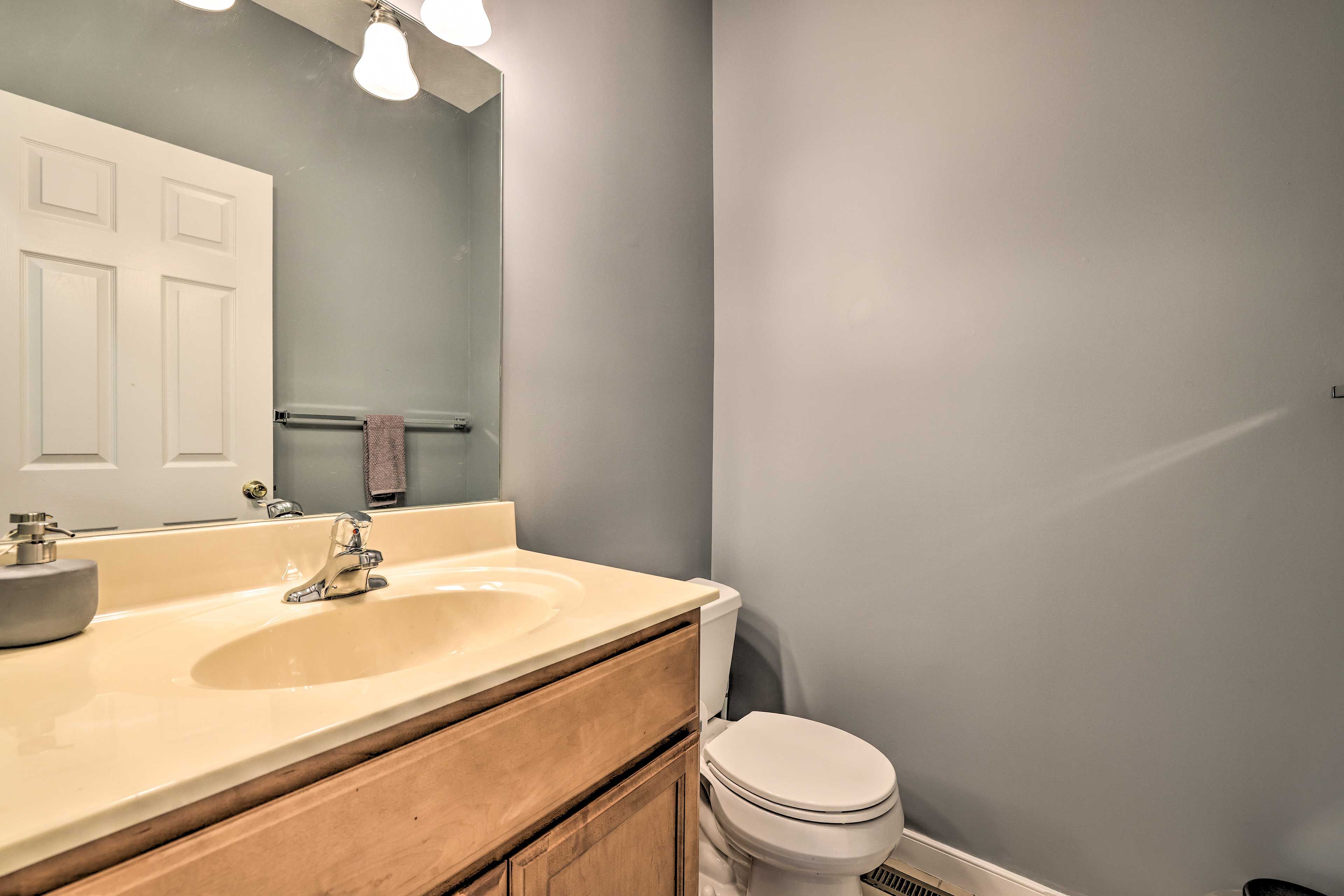Half Bathroom | 1st Floor