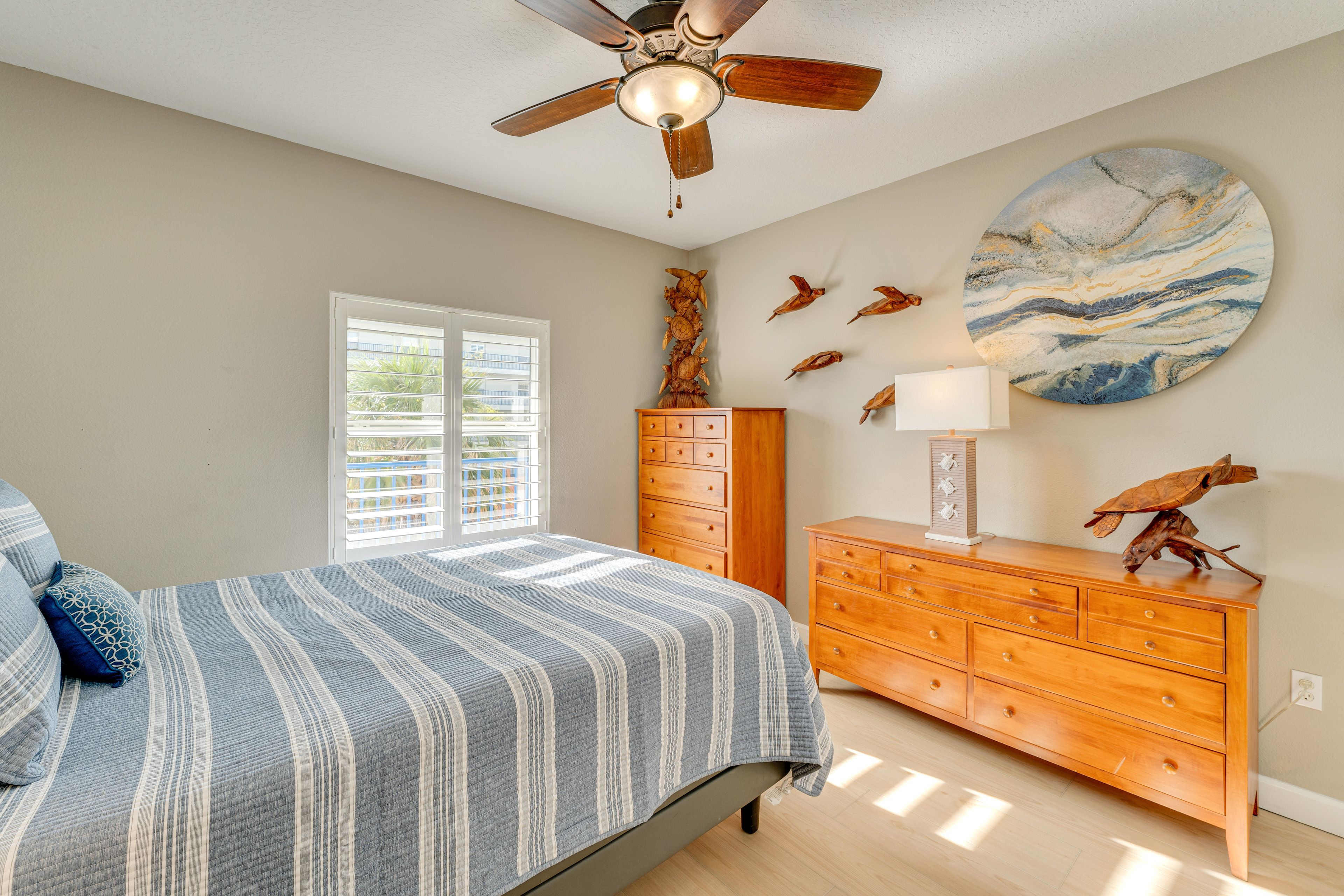 Bedroom 3 | Queen Bed