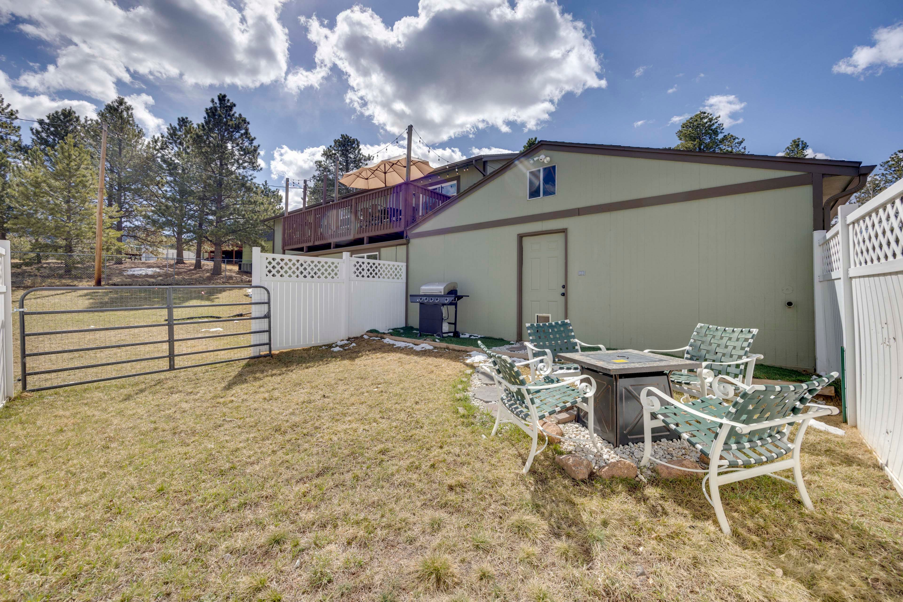 House Exterior | Gas Fire Pit | Gas Grill