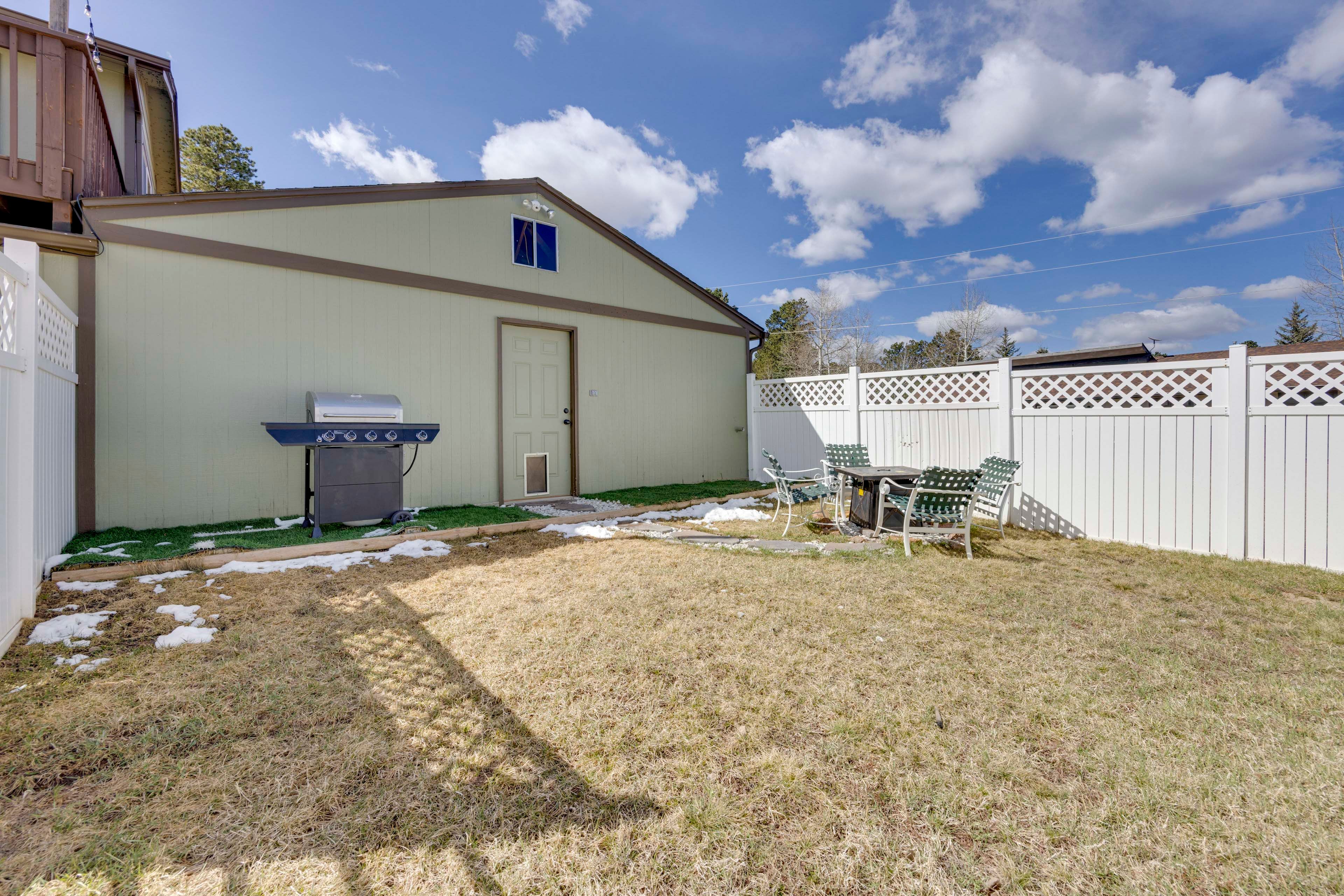 Spacious Yard | Fire Pit | Gas Grill