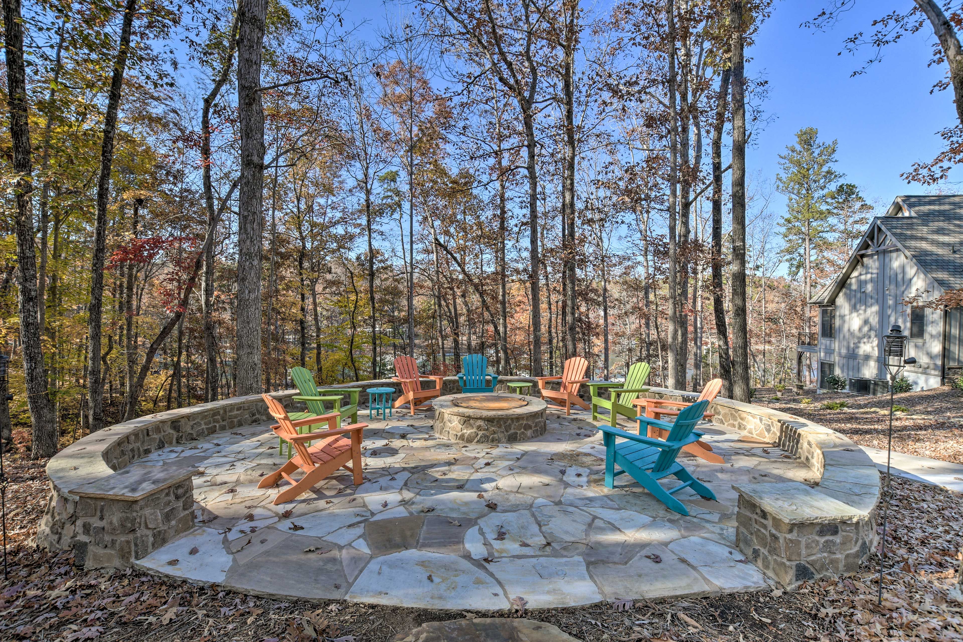 Fire Pit w/ Seating
