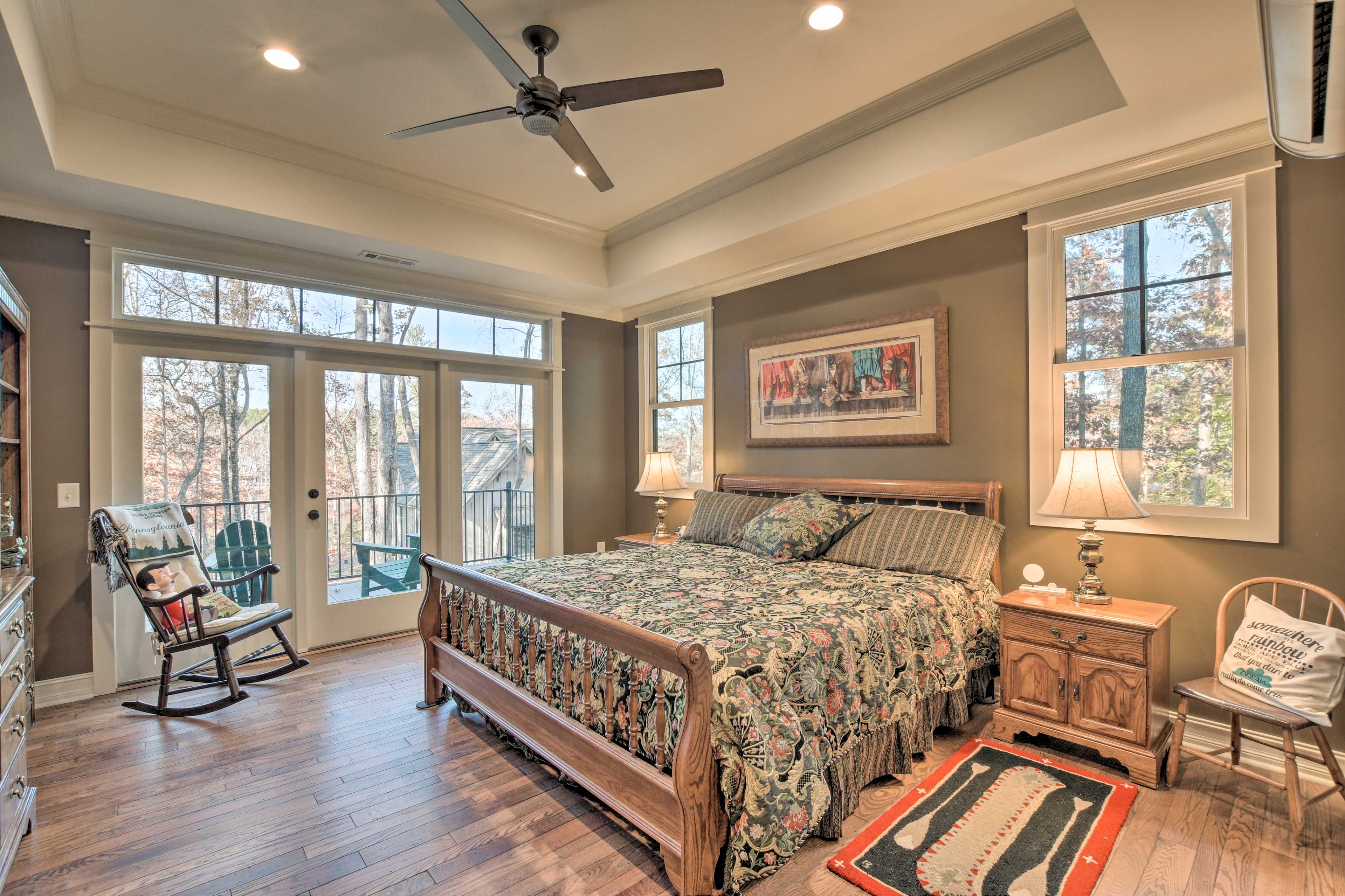 Bedroom 1 | King Bed
