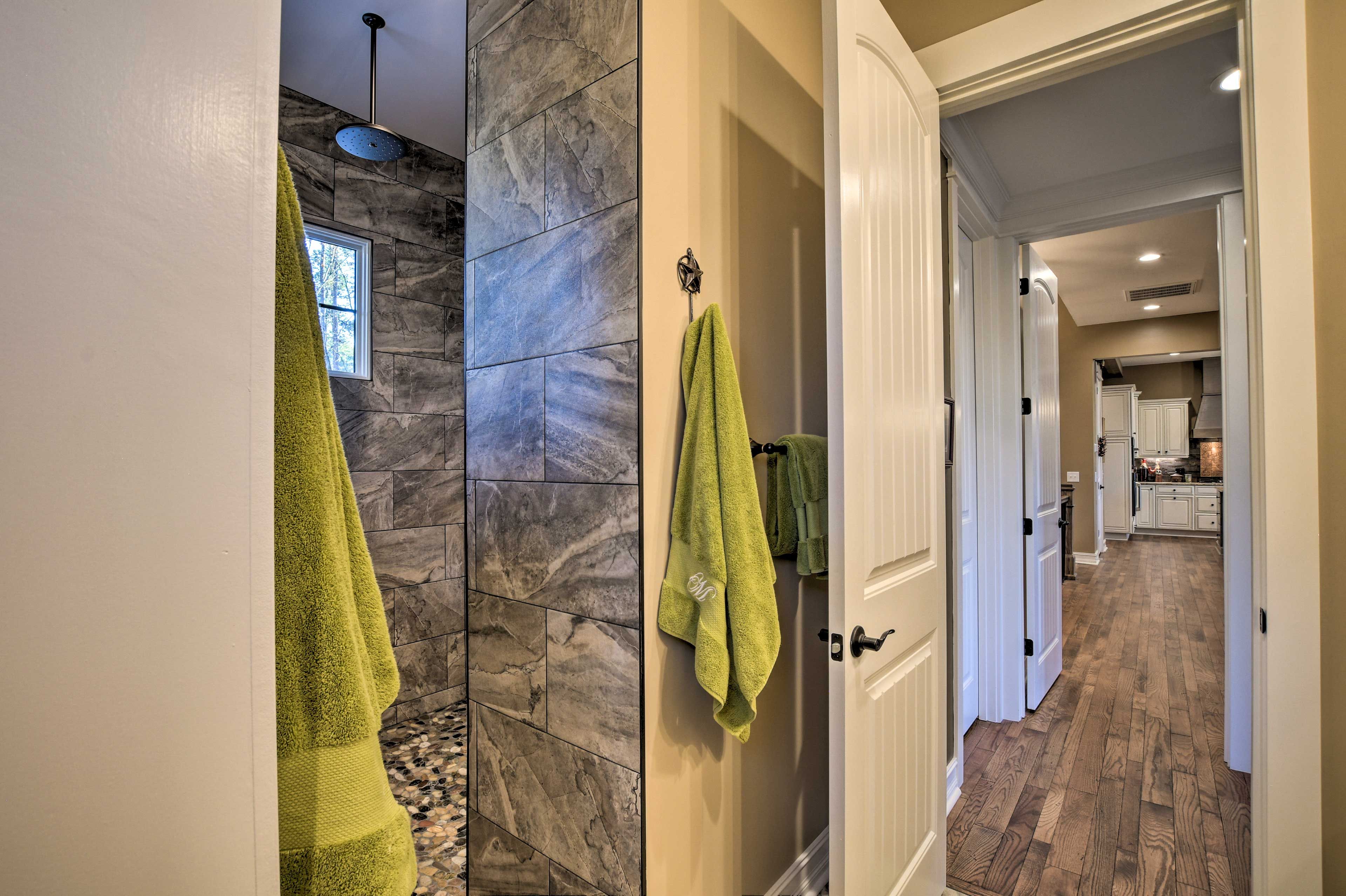 Full Bathroom | Spa Shower