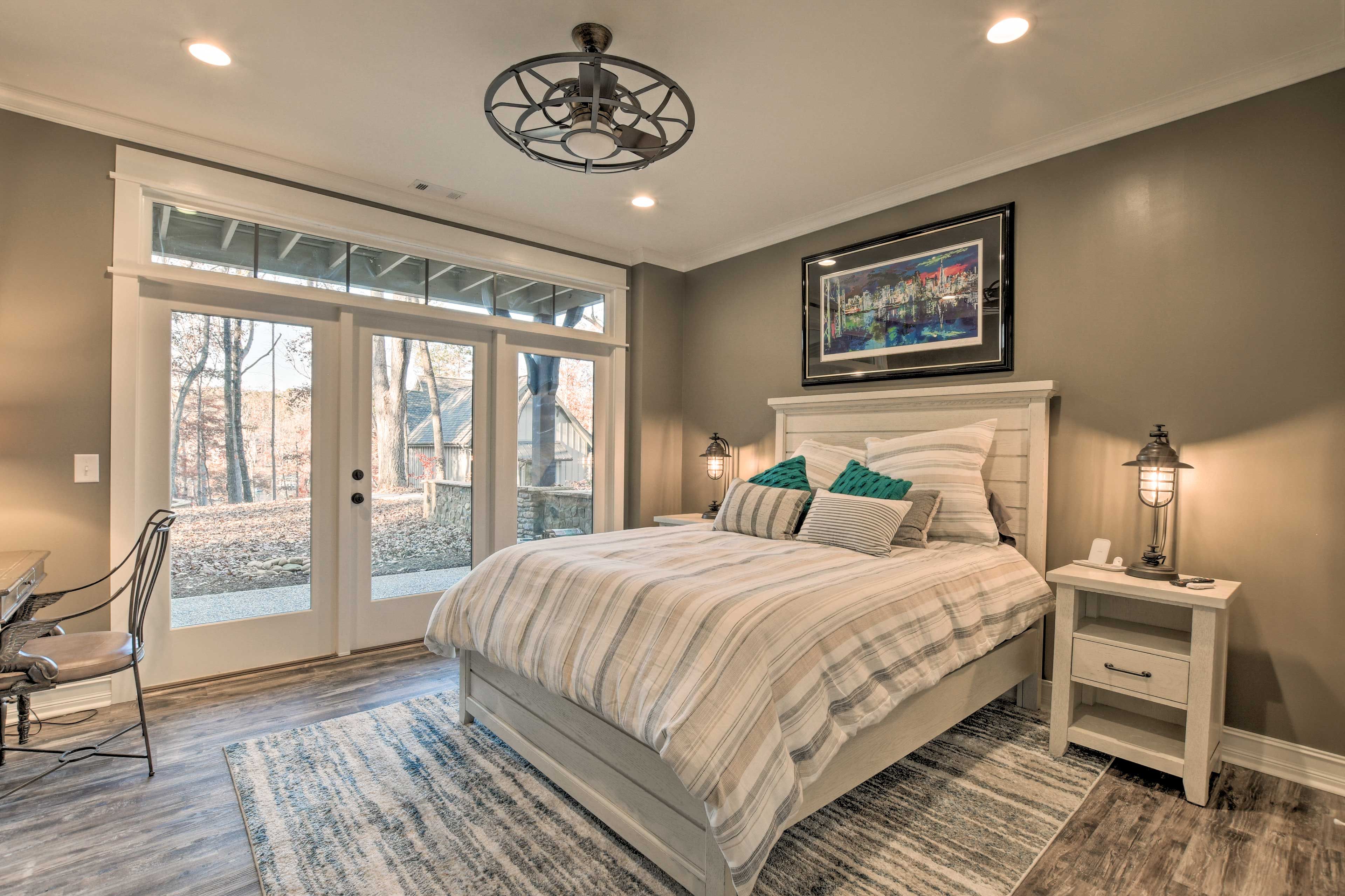 Bedroom 2 | Queen Bed