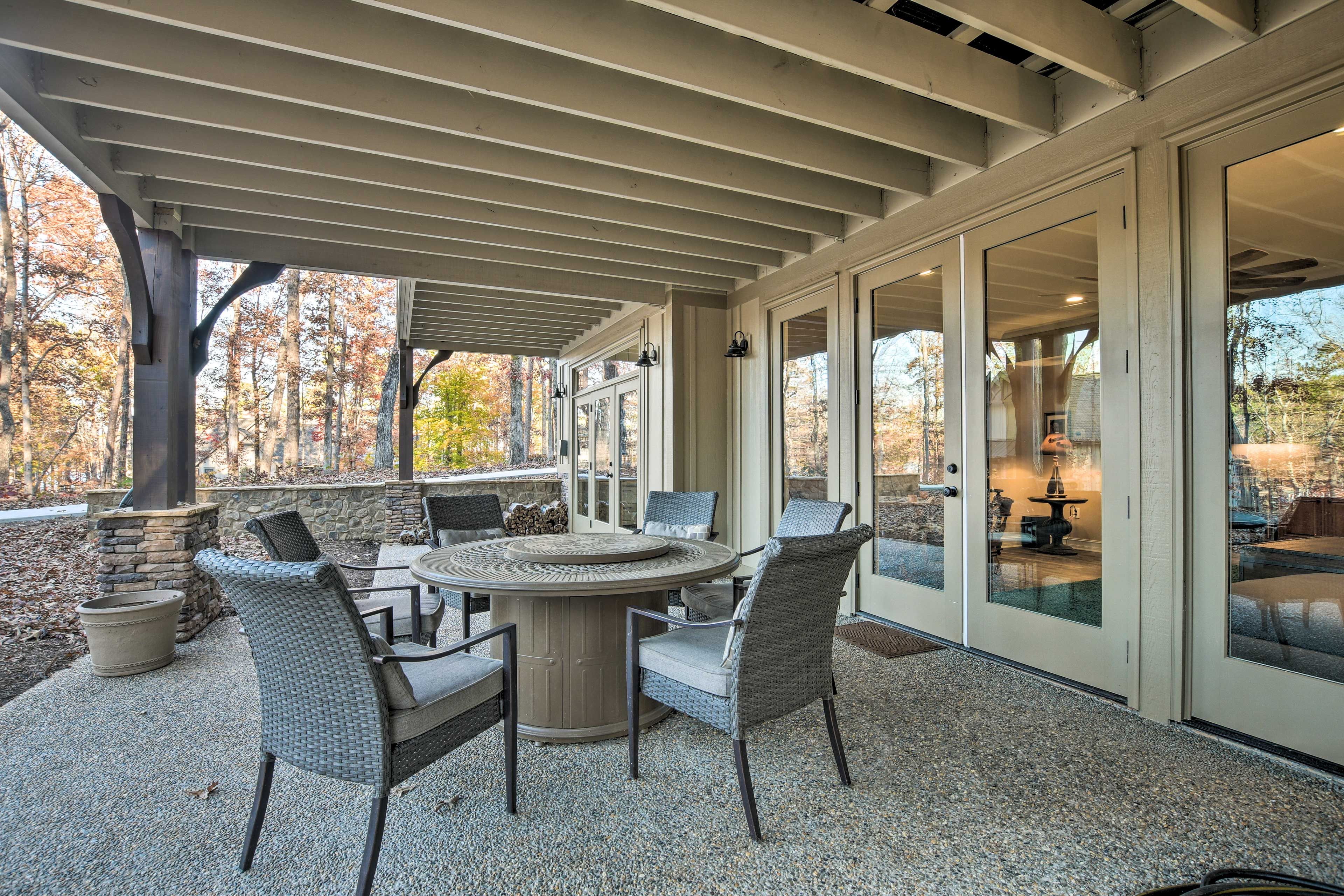 Covered Patio | Fire Table