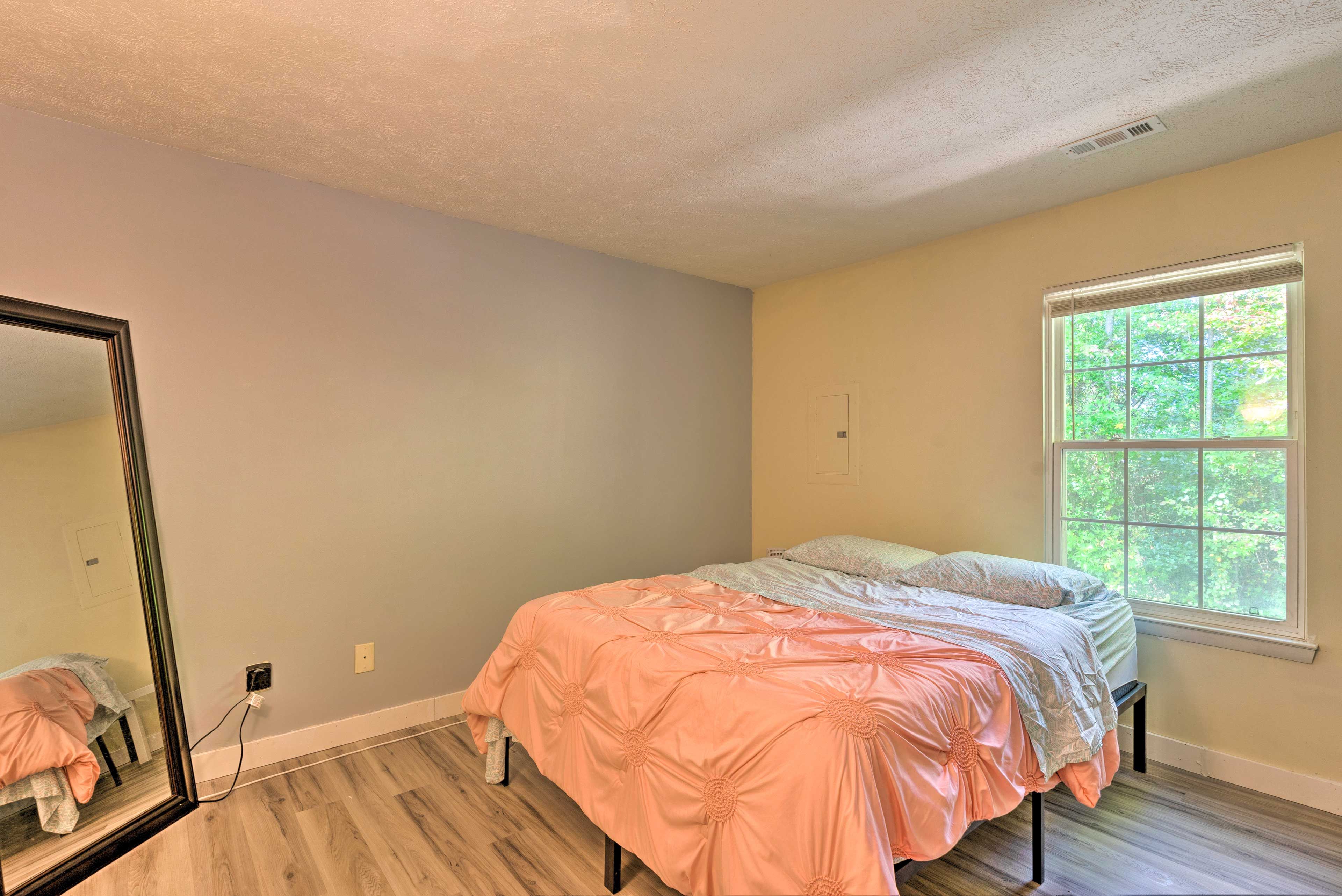 Bedroom 2 | Queen Bed