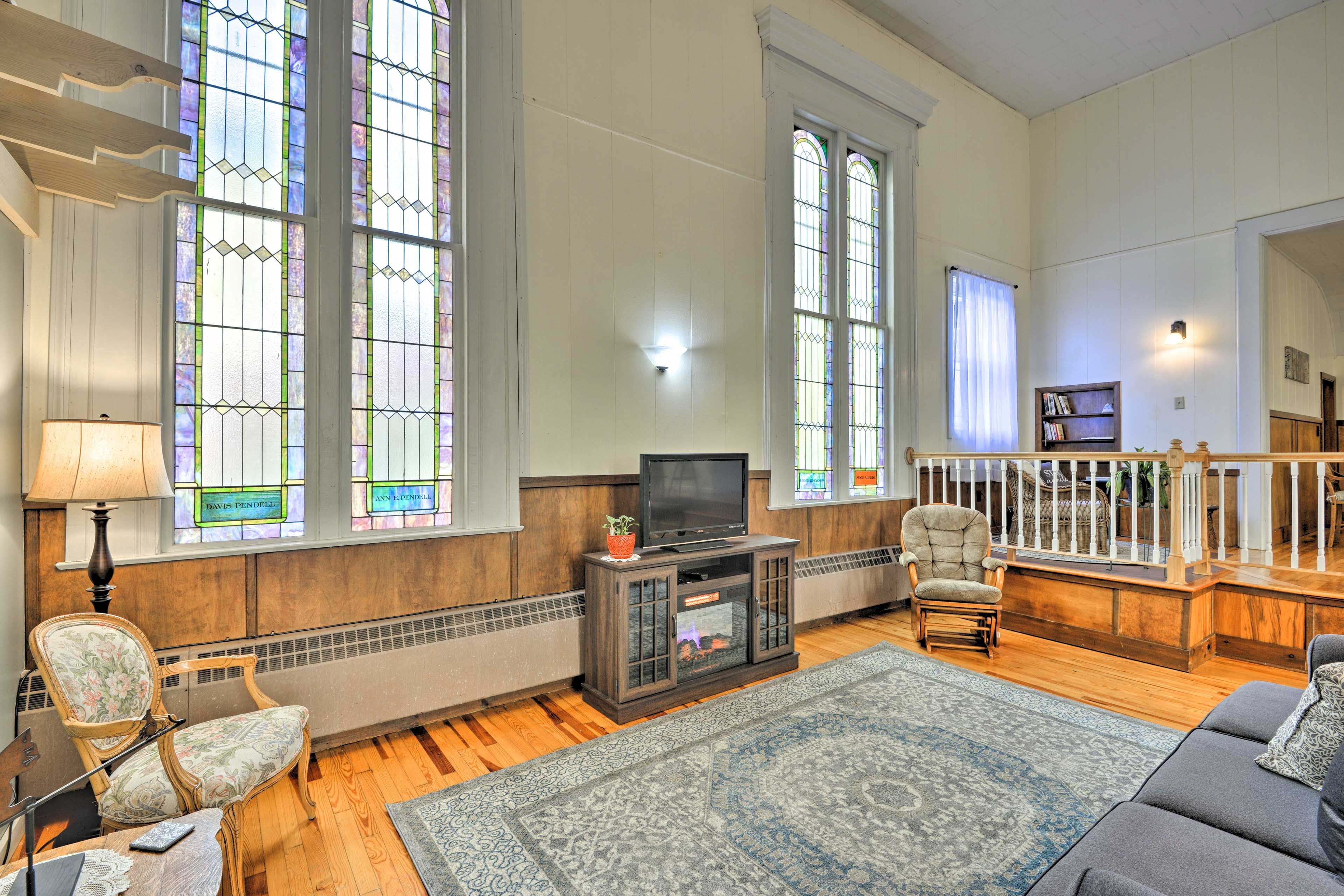 Living Room | Smart TV | Electric Fireplace