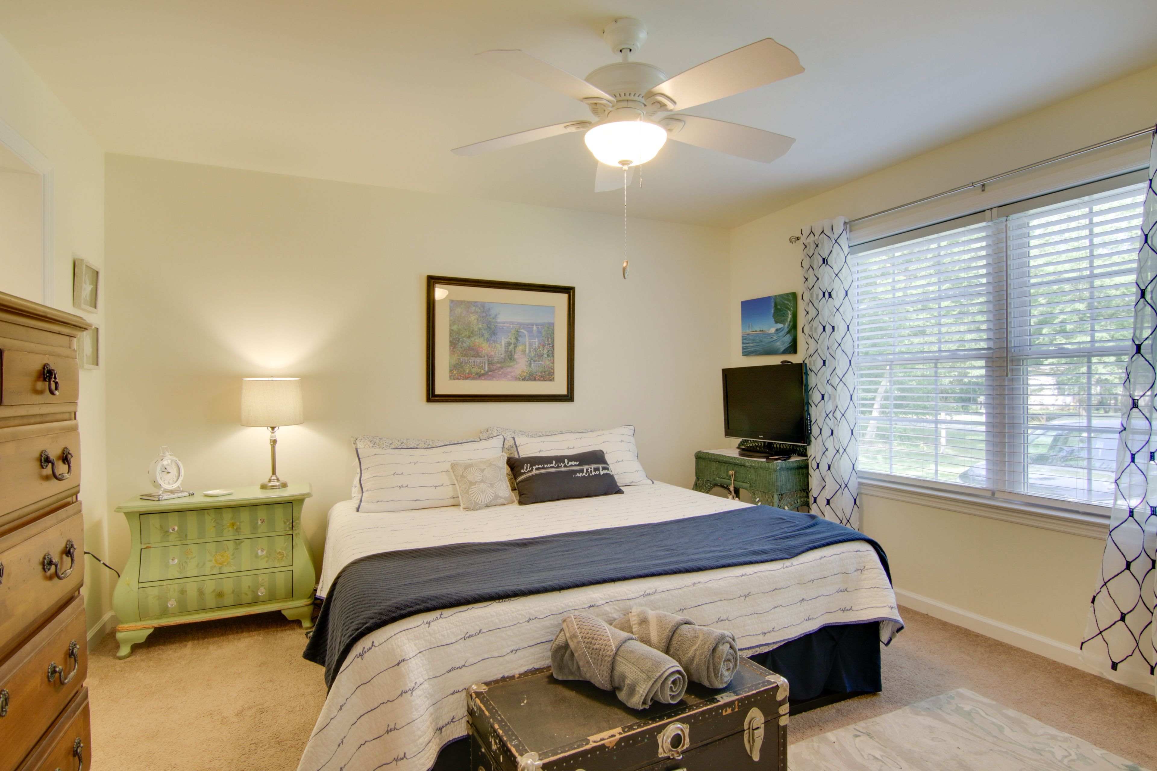 Bedroom 1 | King Bed | TV
