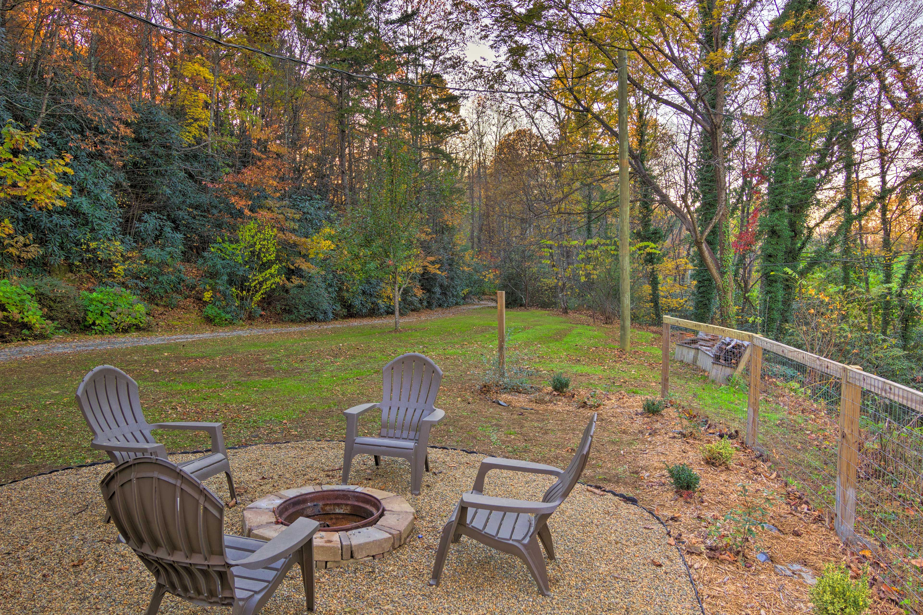 Hendersonville Vacation Rental | 1BA | Studio | Step-Free Access | 423 Sq Ft