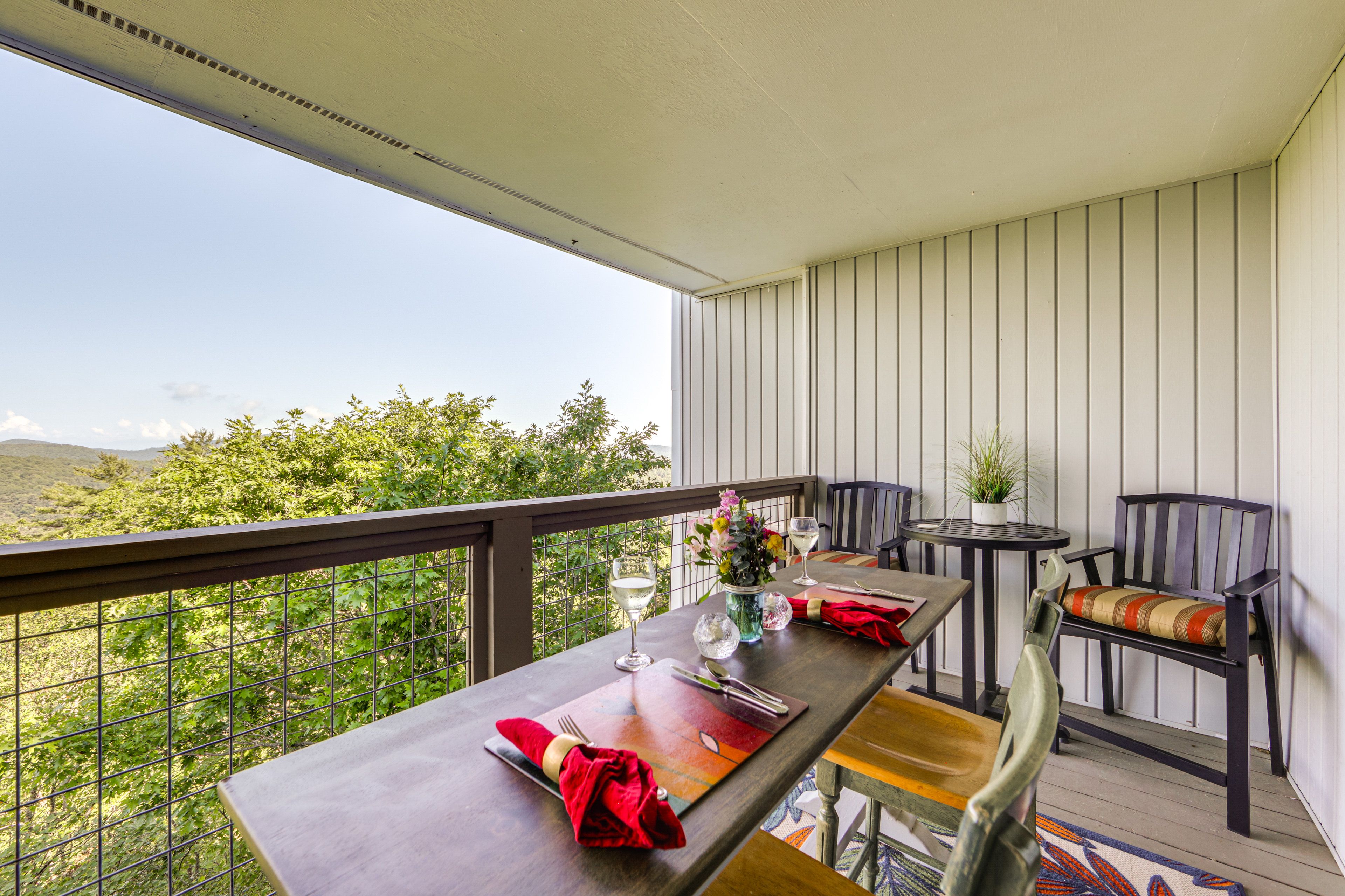Highlands Vacation Rental | 2BR | 2BA | 2 Floors | Stairs Required | 1,664 Sq Ft