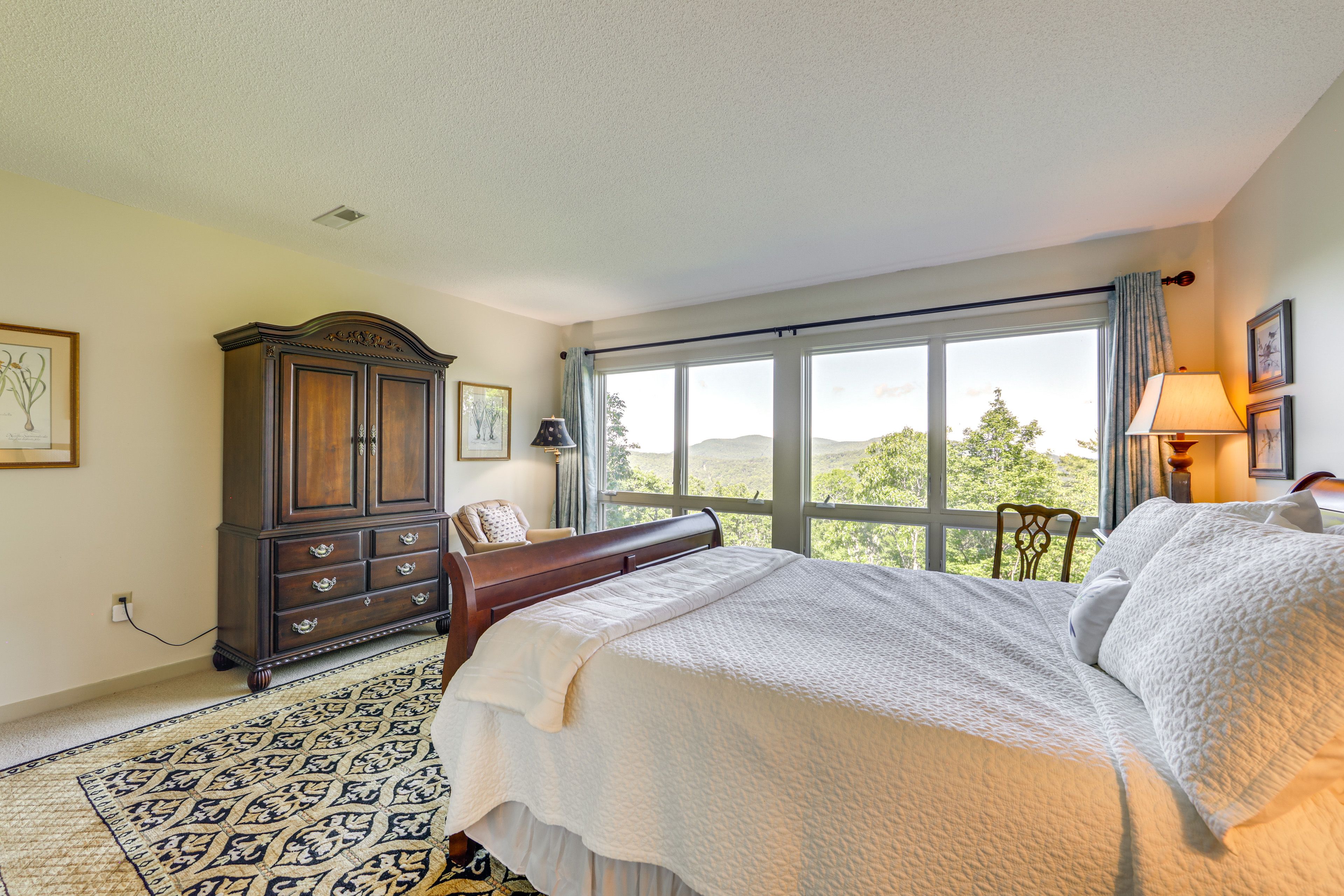 Bedroom 2 | Queen Bed | Upper Level