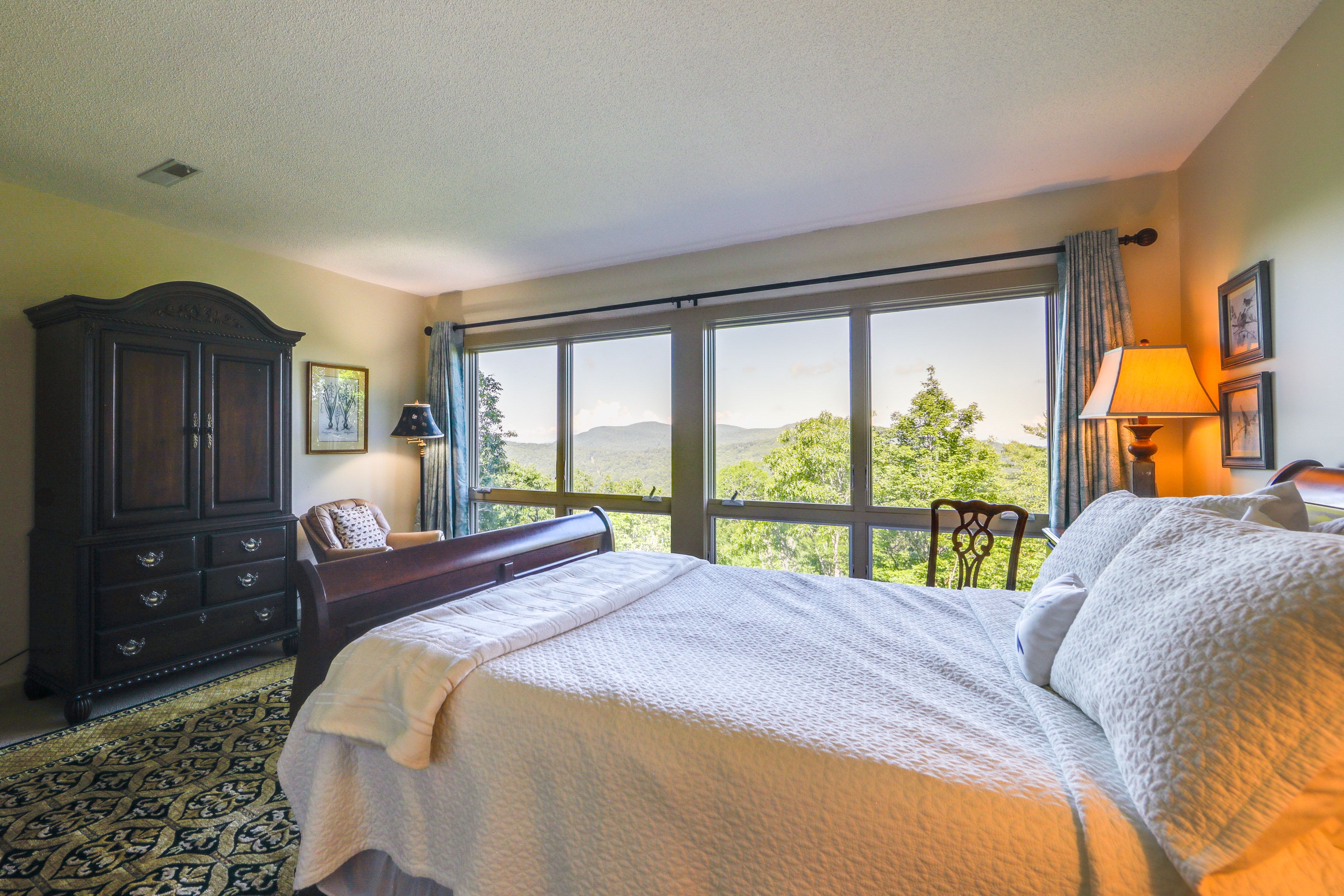 Bedroom 2 | Queen Bed | Upper Level