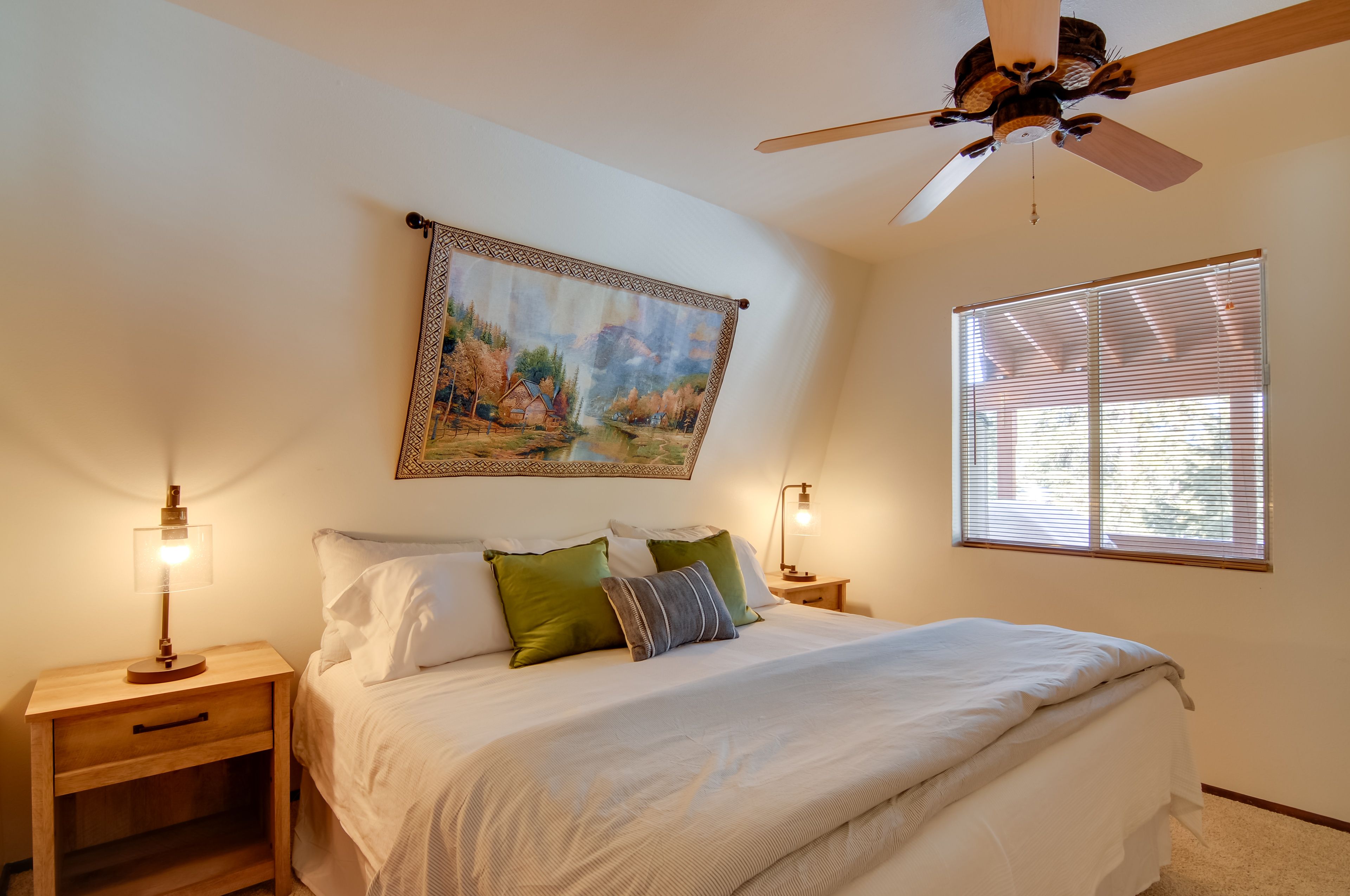Bedroom 1 | King Bed | 1st Floor