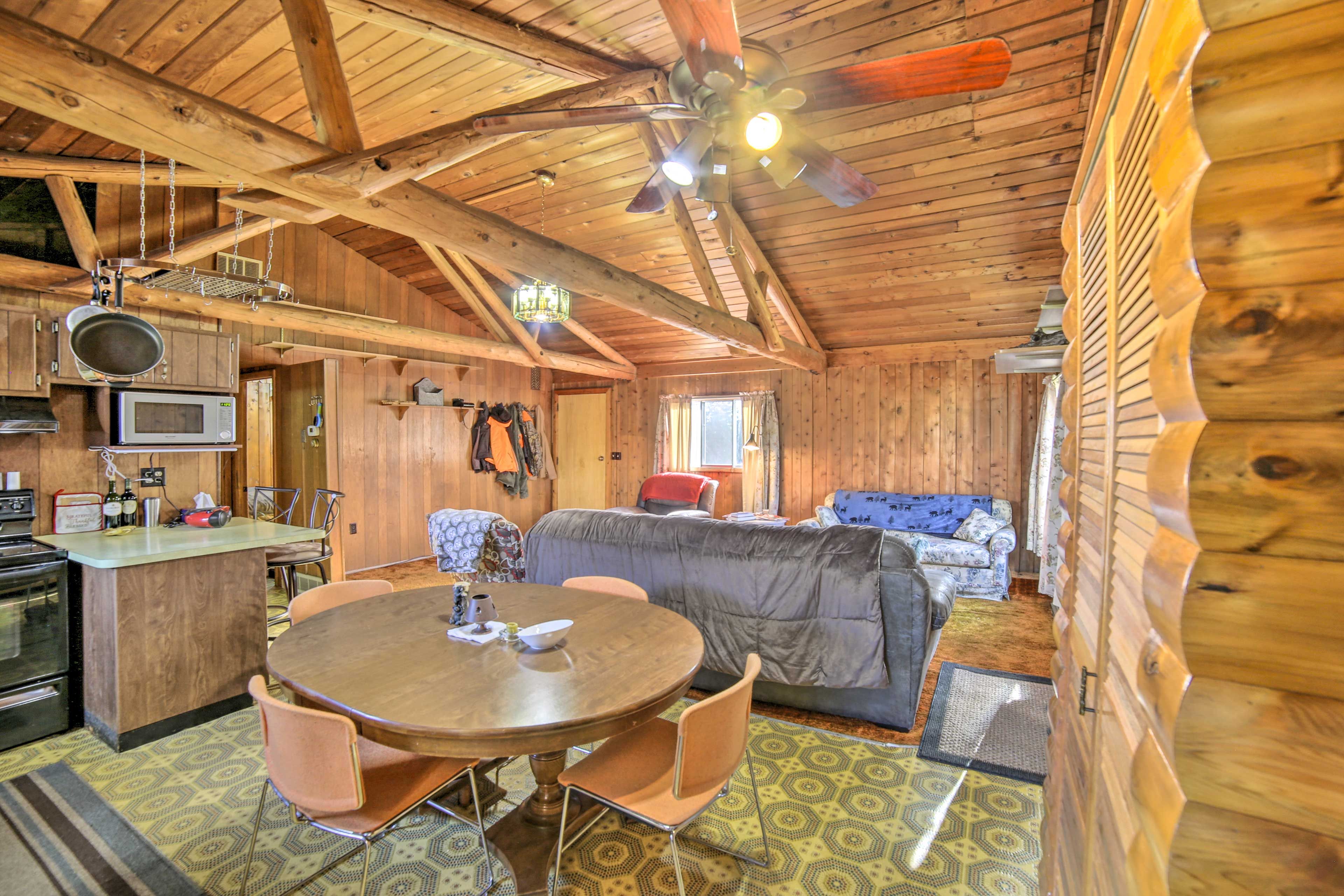 Dining Area | 4-Person Dining Table | Dishware & Flatware Provided