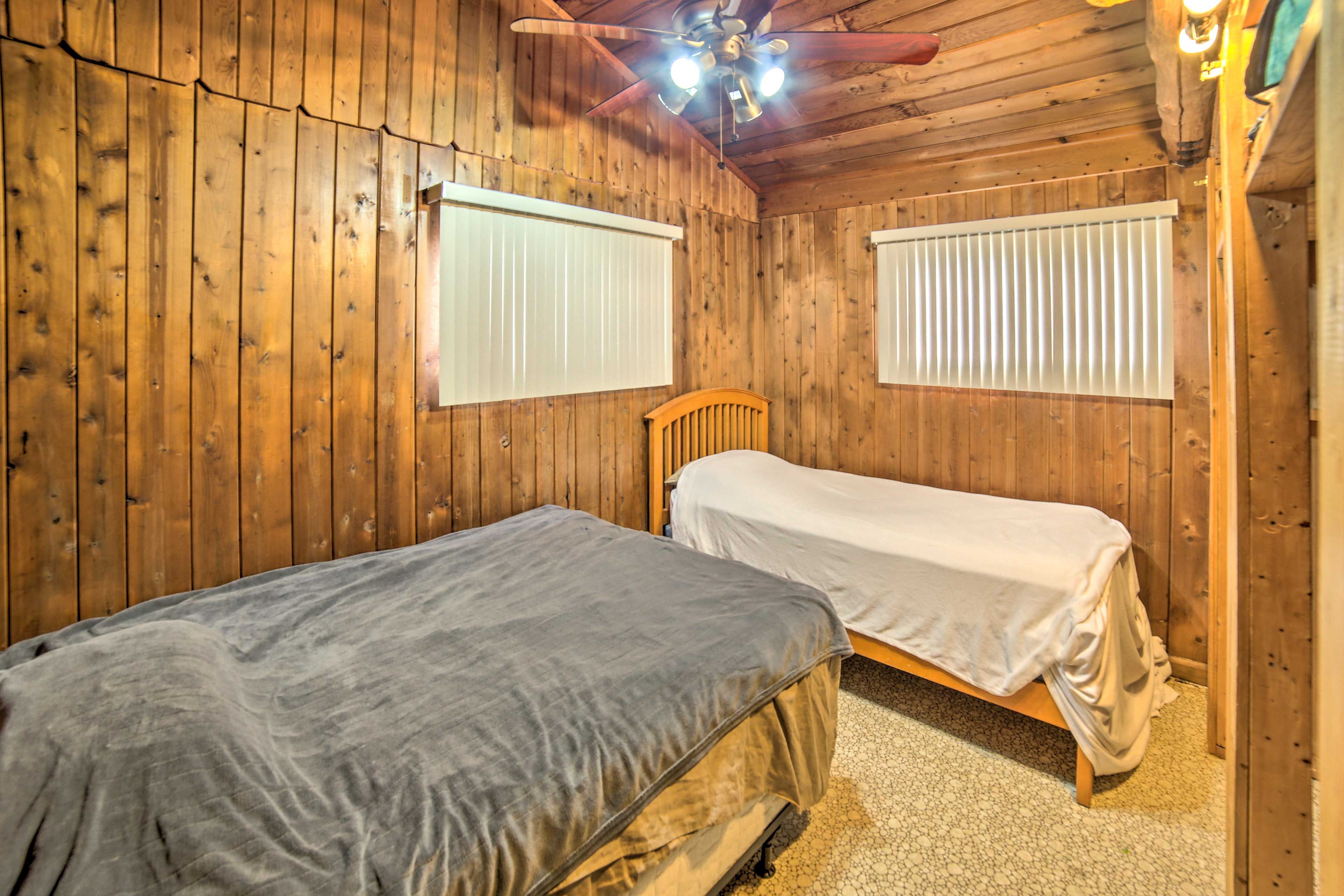 Bedroom 2 | Full Bed, Twin Bed