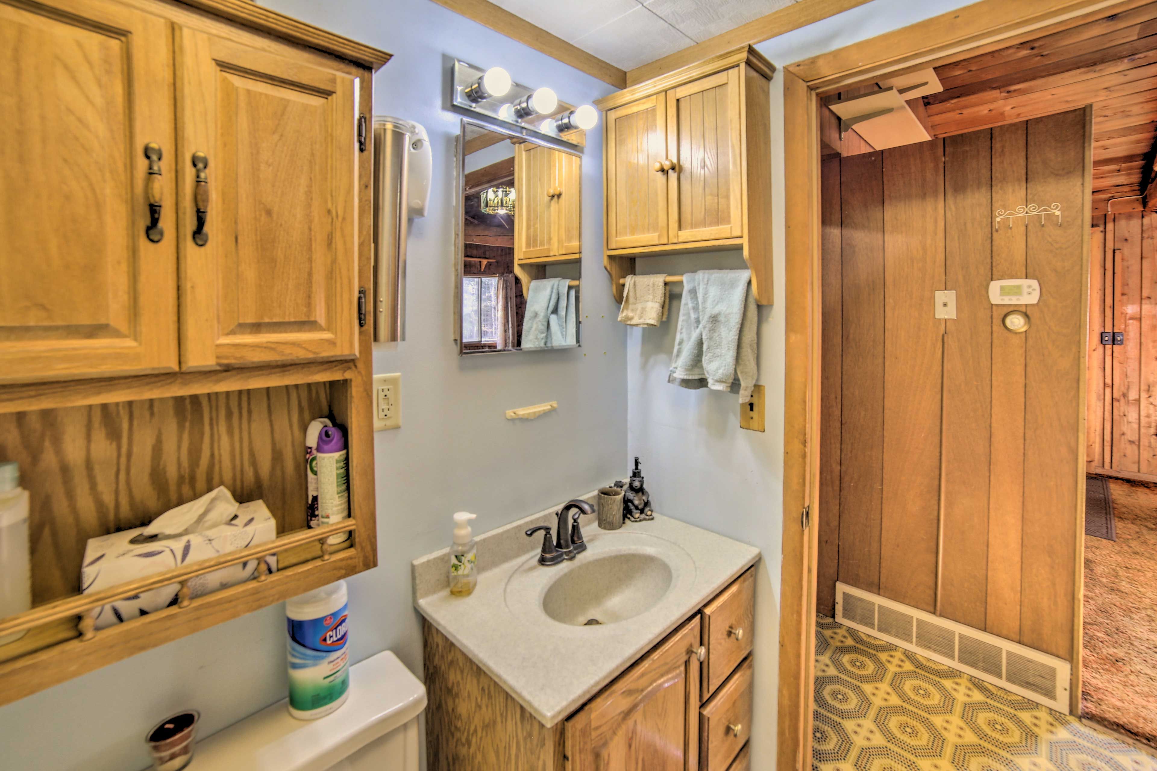Full Bathroom | Complimentary Toiletries Provided | Hair Dryers Provided