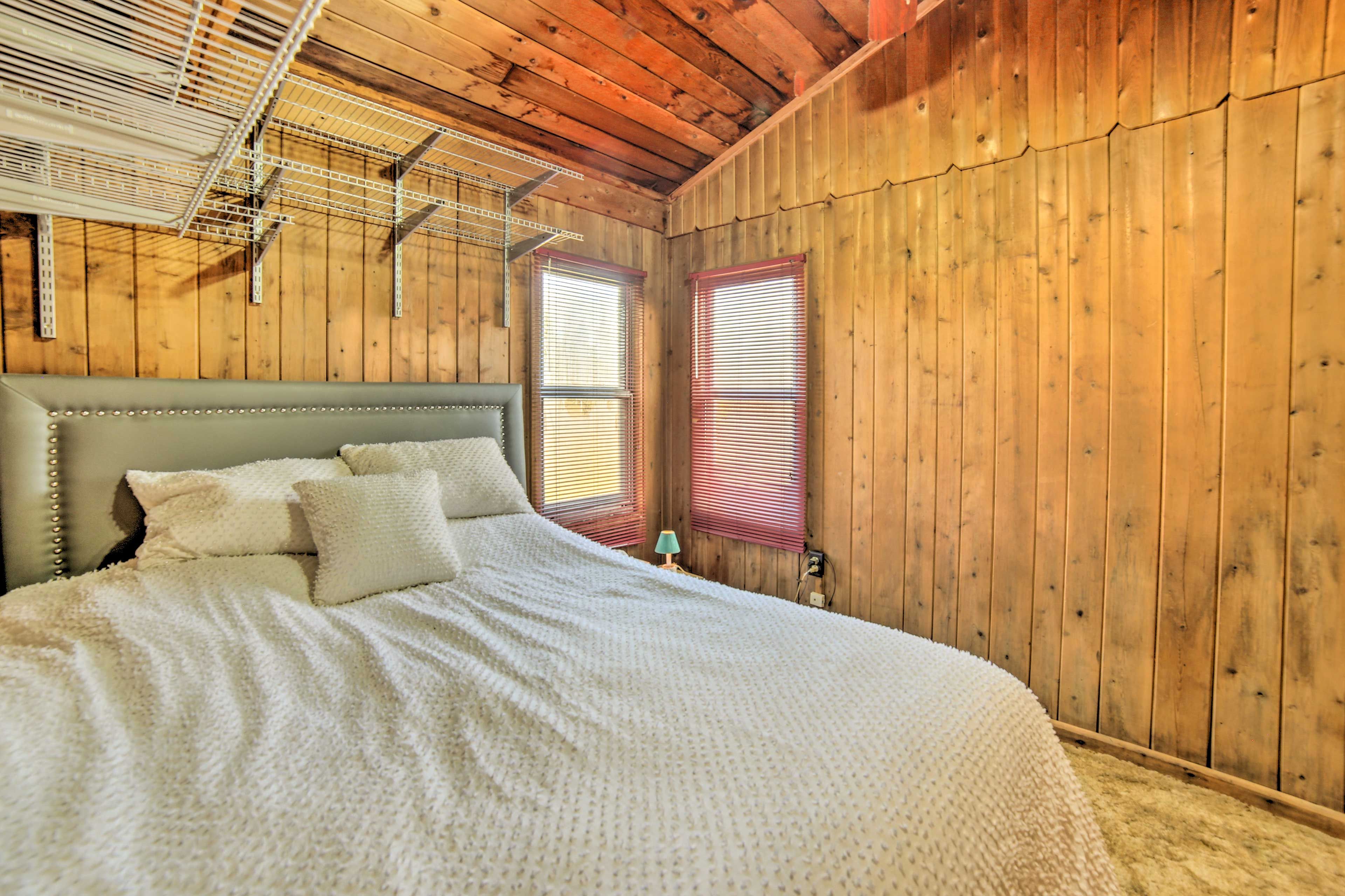 Bedroom 1 | Queen Bed | Linens & Towels Provided