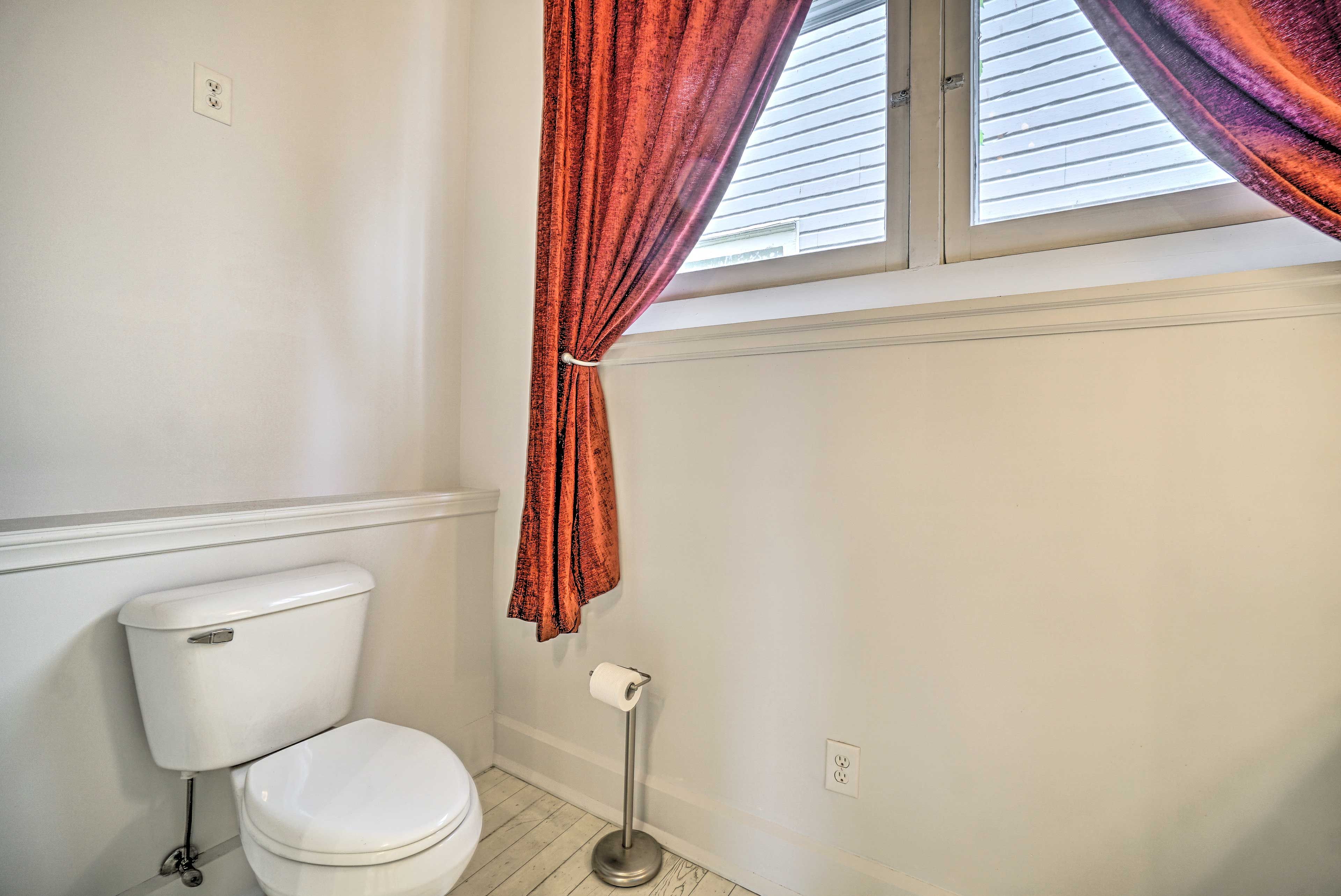 Bathroom | 1st Floor