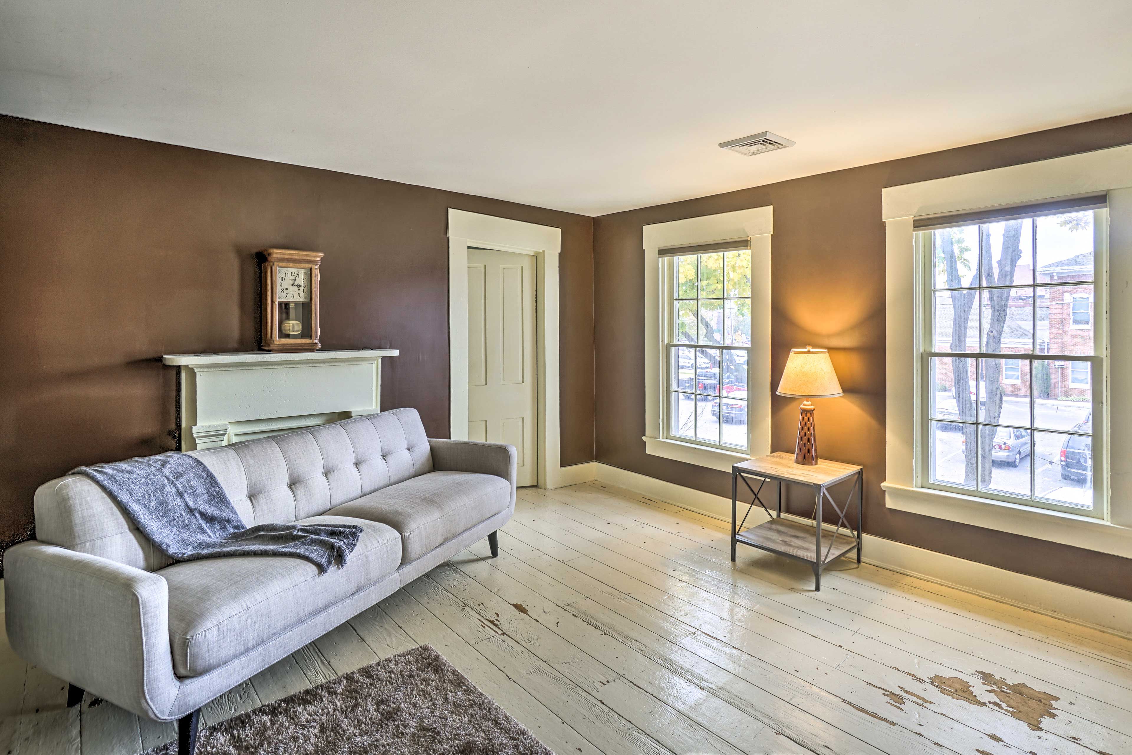 Sitting Room | 2nd Floor