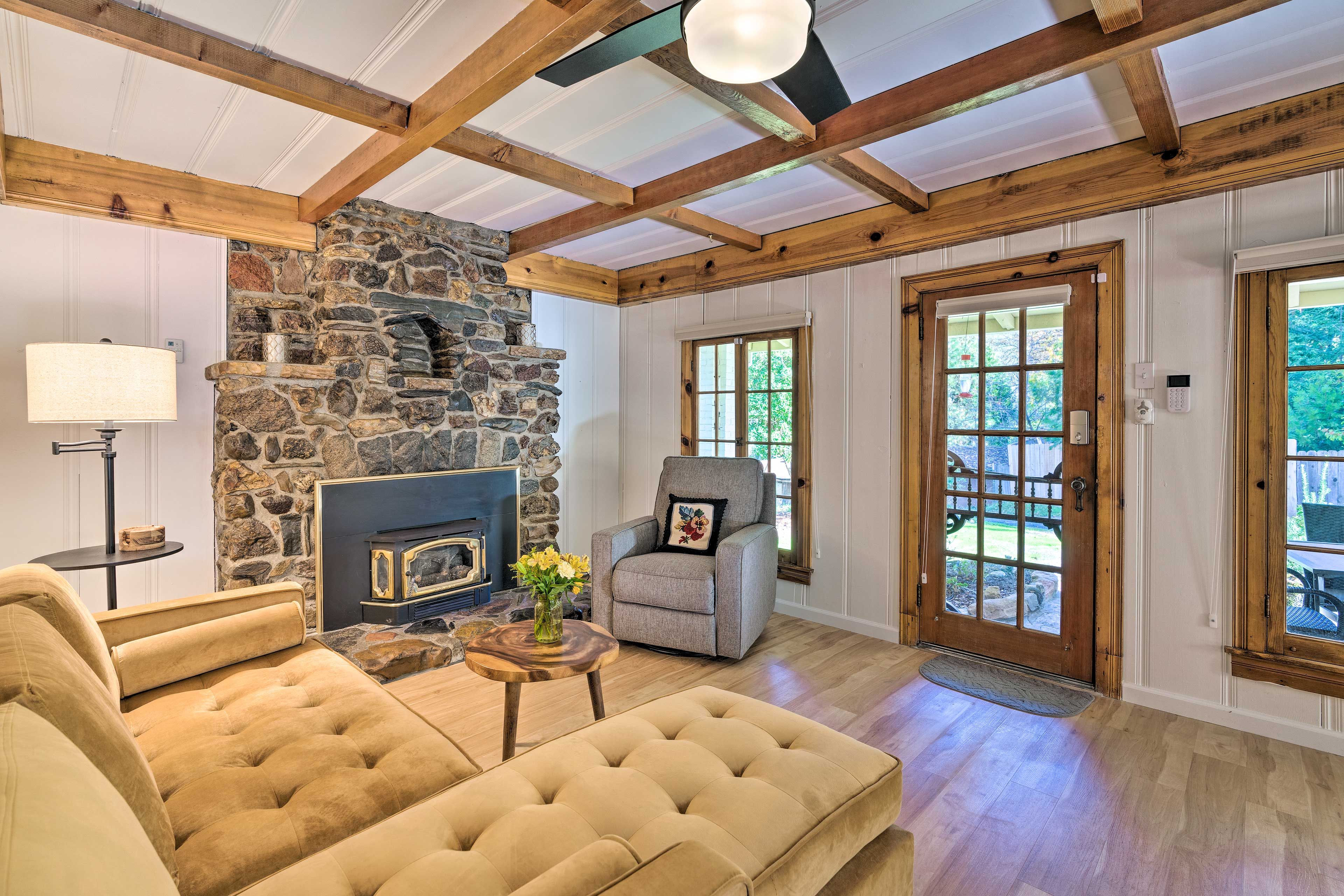 Living Room | Free WiFi