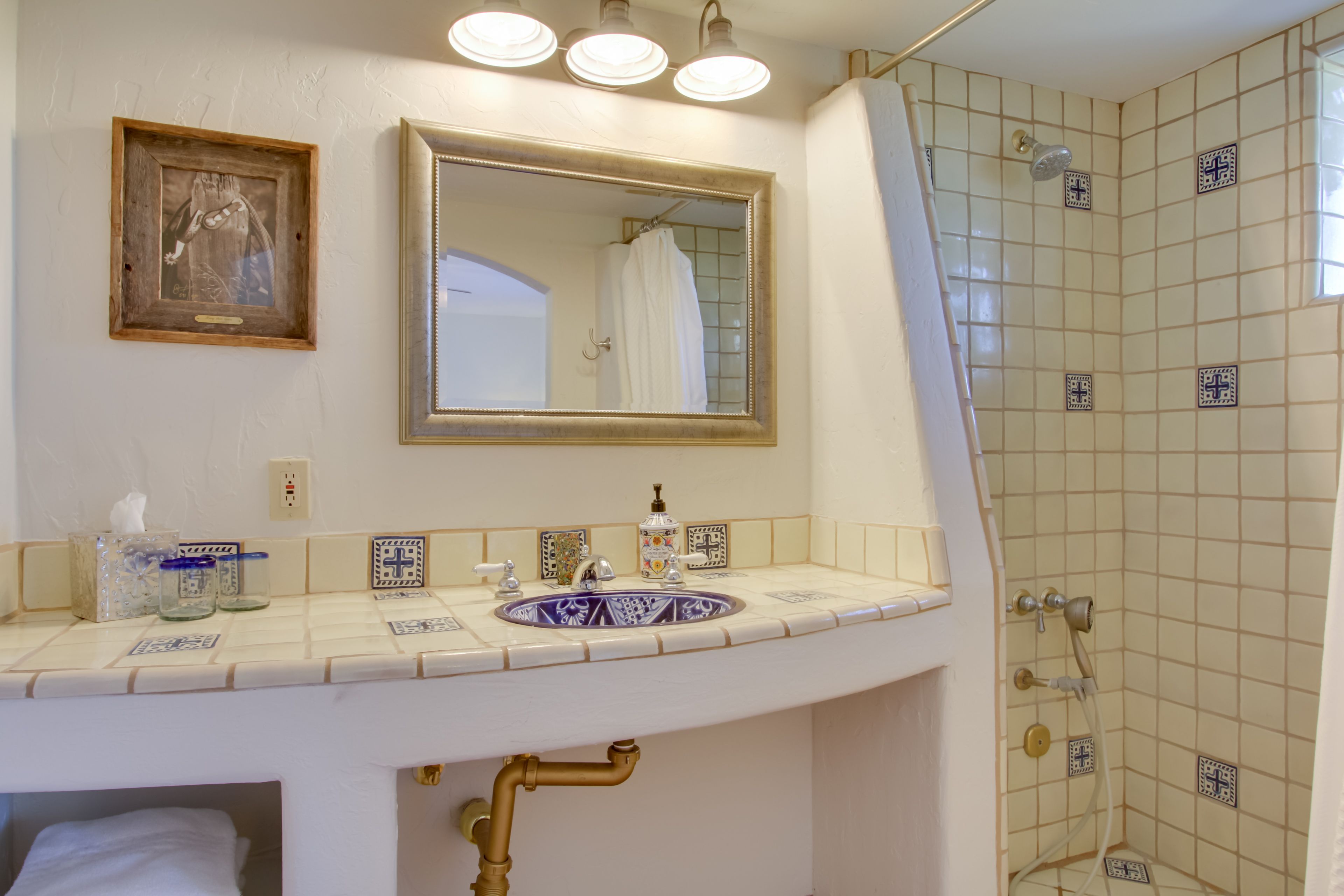 En-Suite Bathroom | Towels Provided