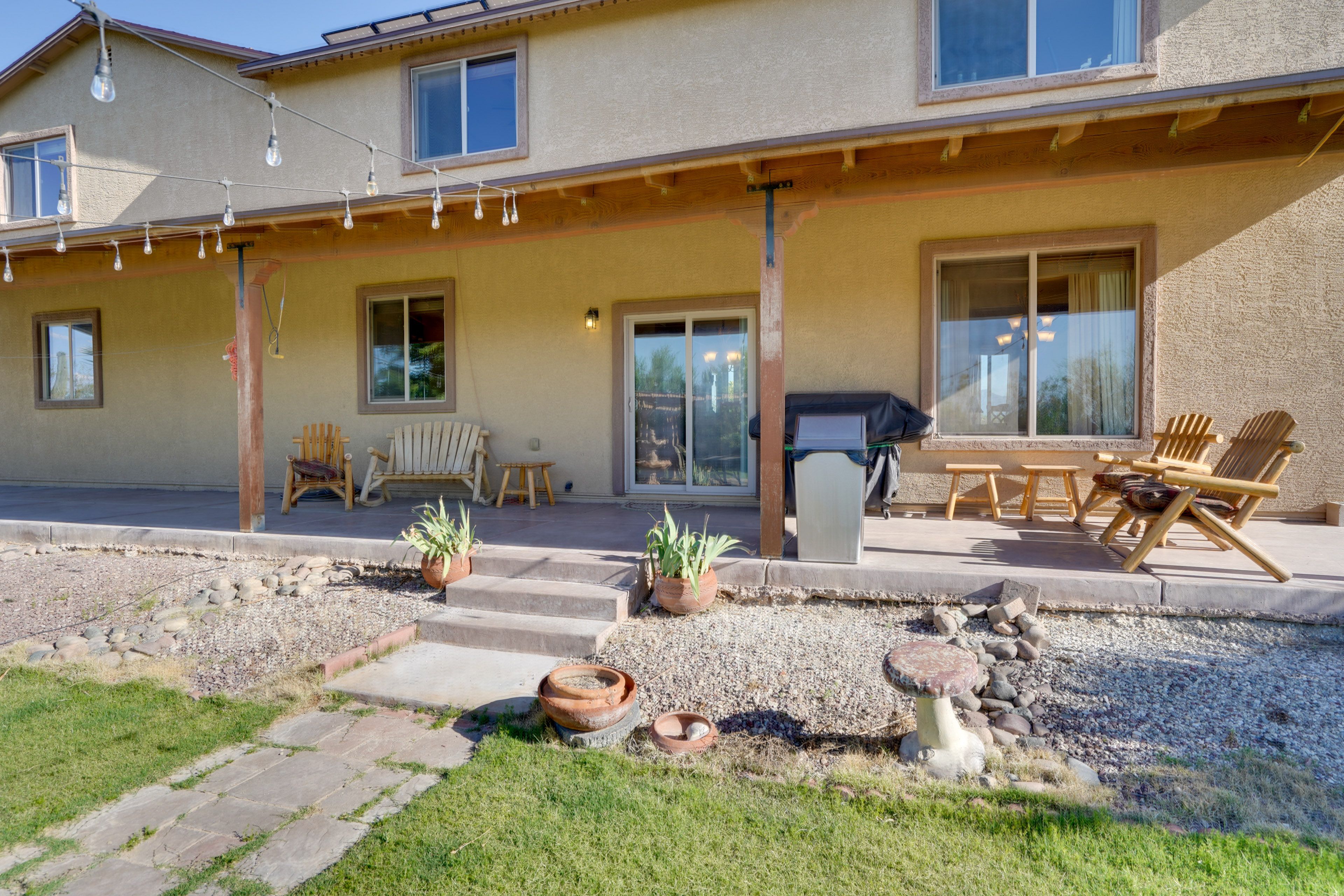 Private Patio | Outdoor Dining Area | Gas Grill