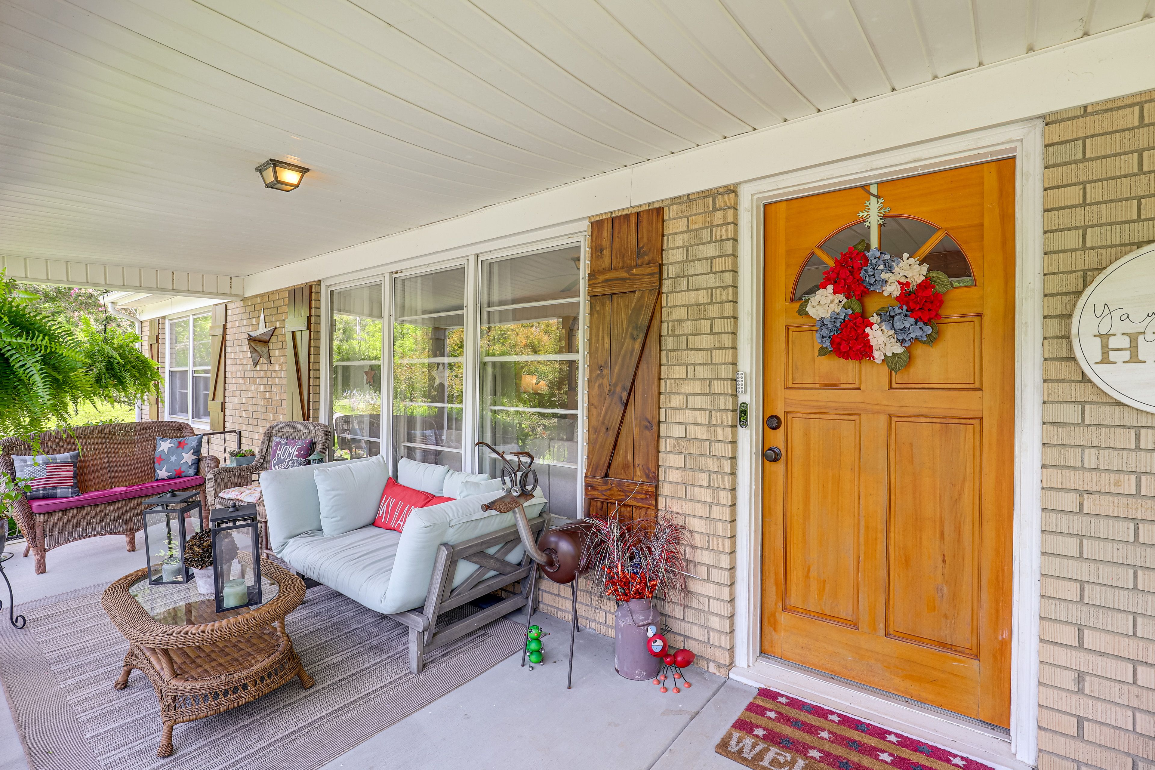 Marshall Vacation Rental | 3BR | 2BA | 1,383 Sq Ft | 8 Steps to Access