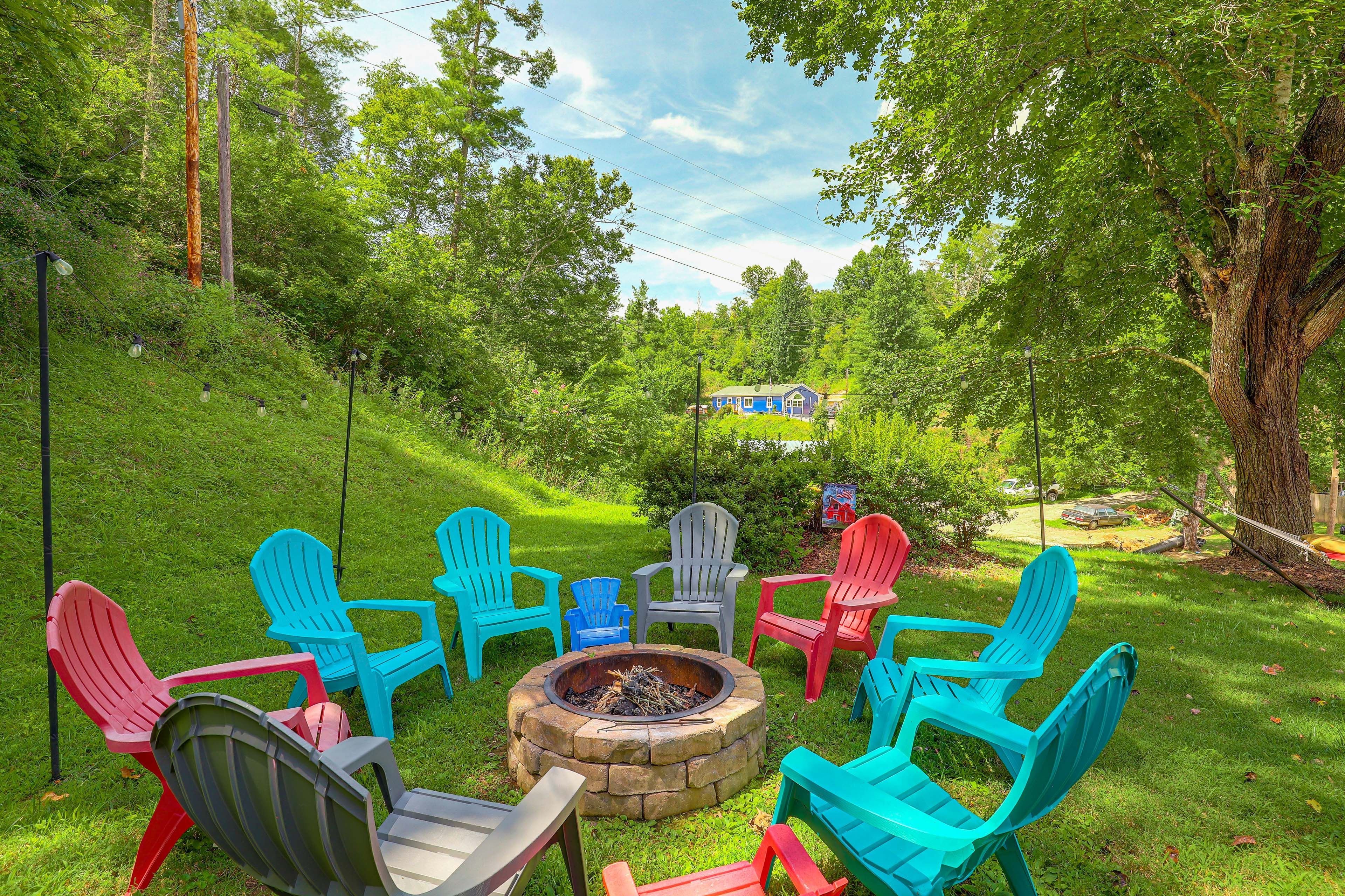 Exterior | Backyard | Fire Pit | Hammock | Charcoal Grill